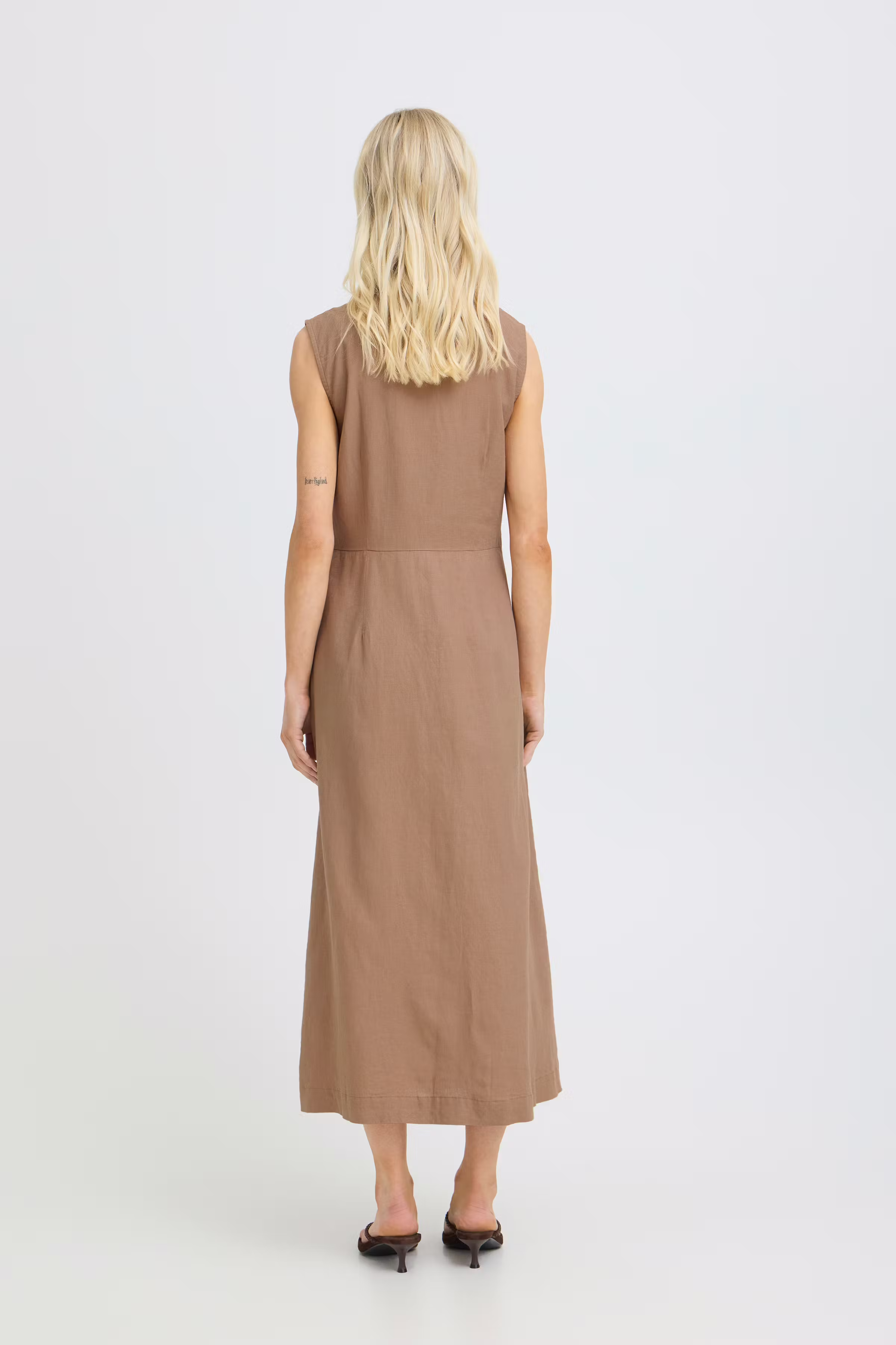 BYFALAKKA Kleid LOOKBOOK BACK 20818826-171321