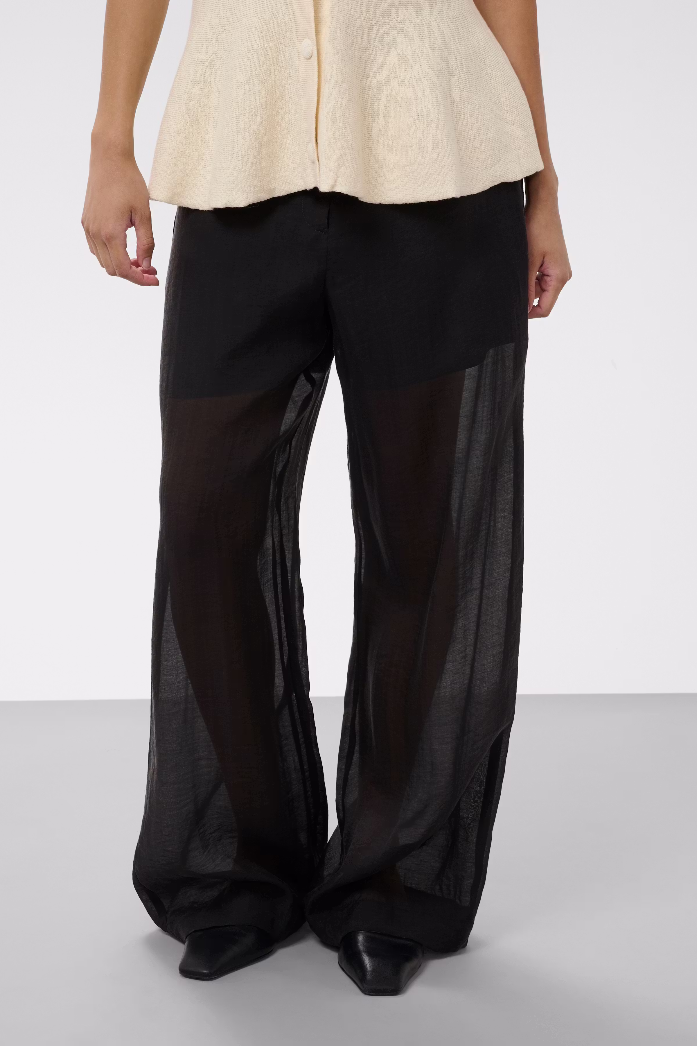 SLDimitra Hose LOOKBOOK FRONT 30409375-194008