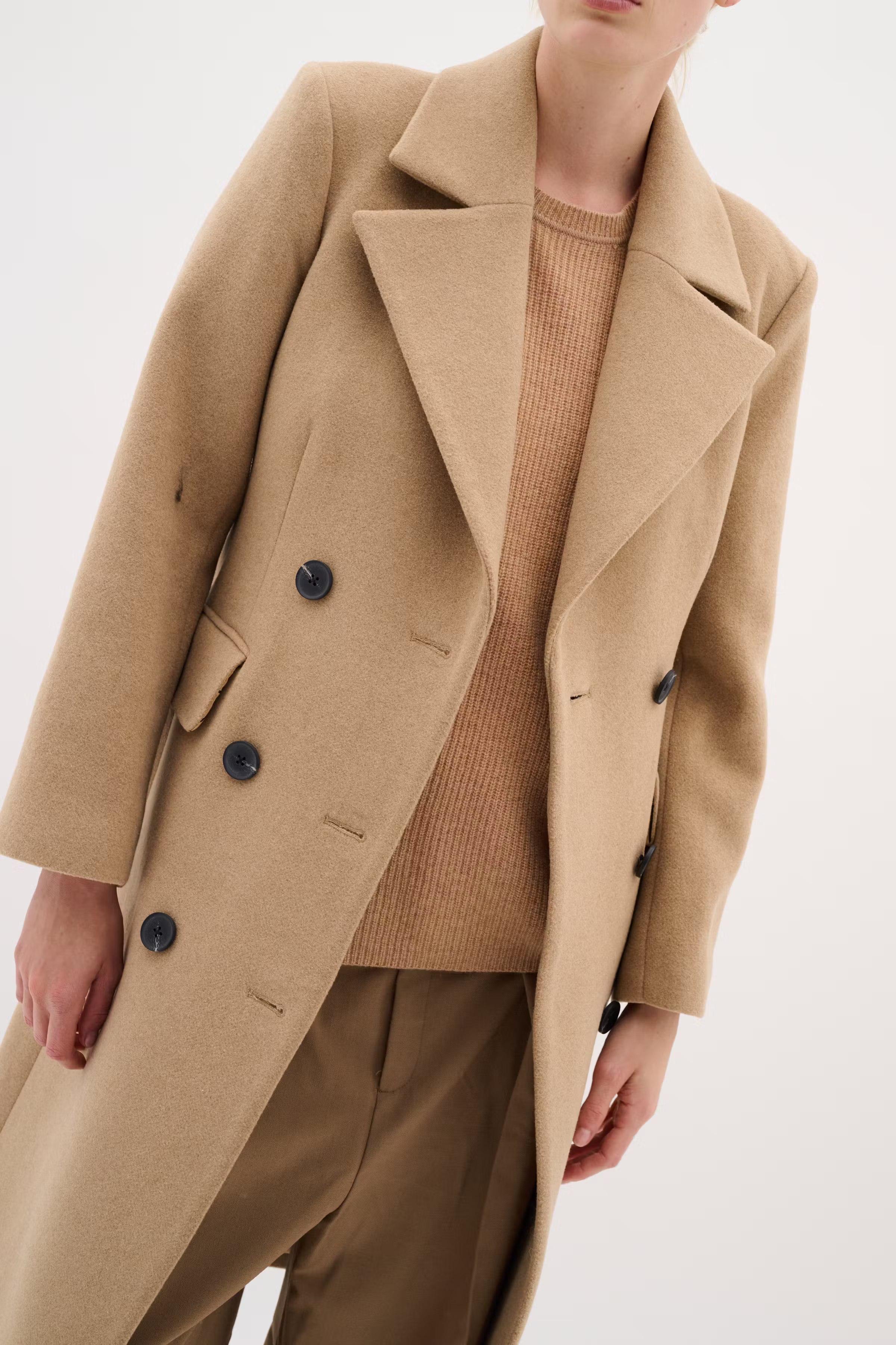 ThoraIW Mantel LOOKBOOK DETAIL 30110808-171327