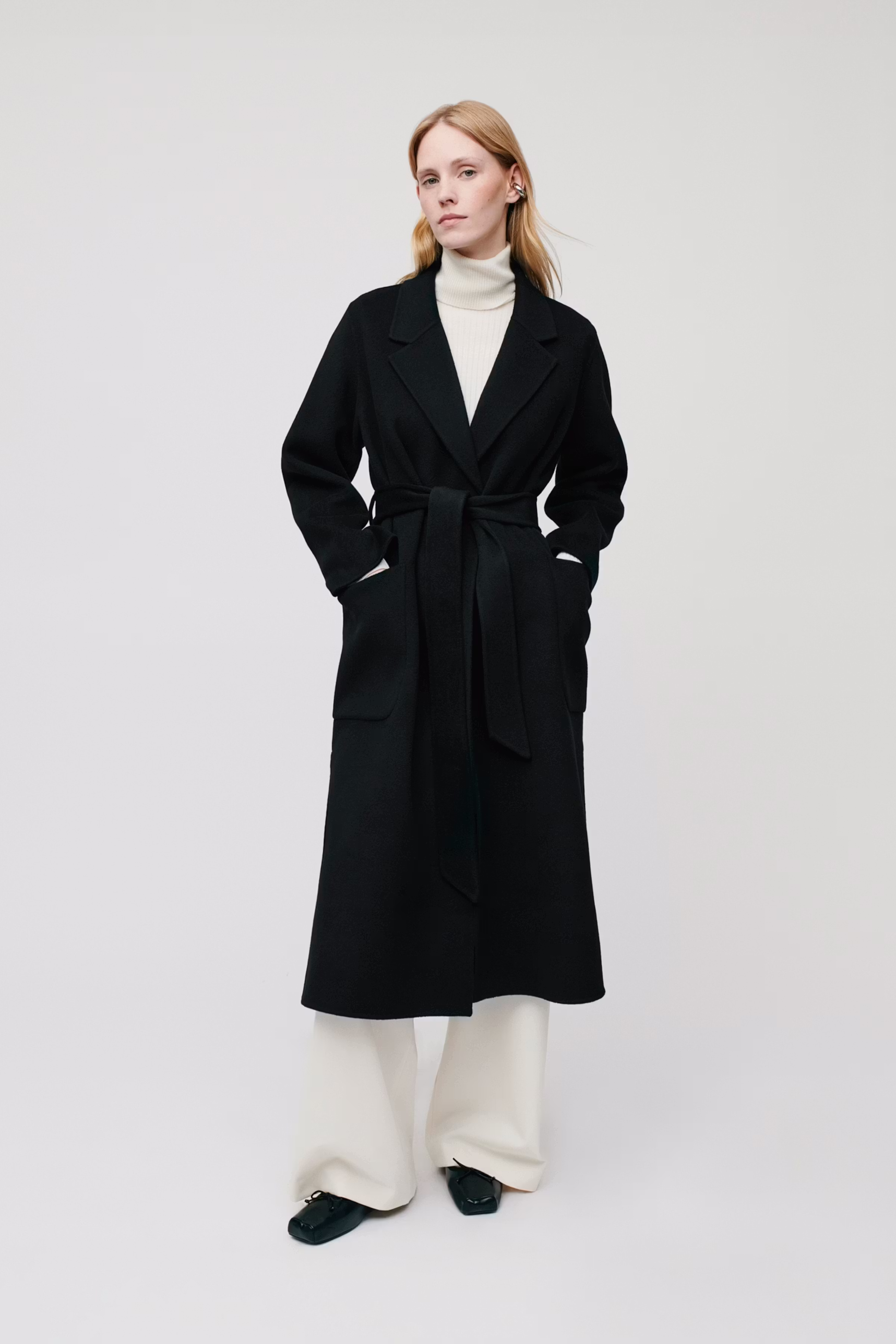 CELIA Mantel LOOKBOOK FRONT 30600561-BK999