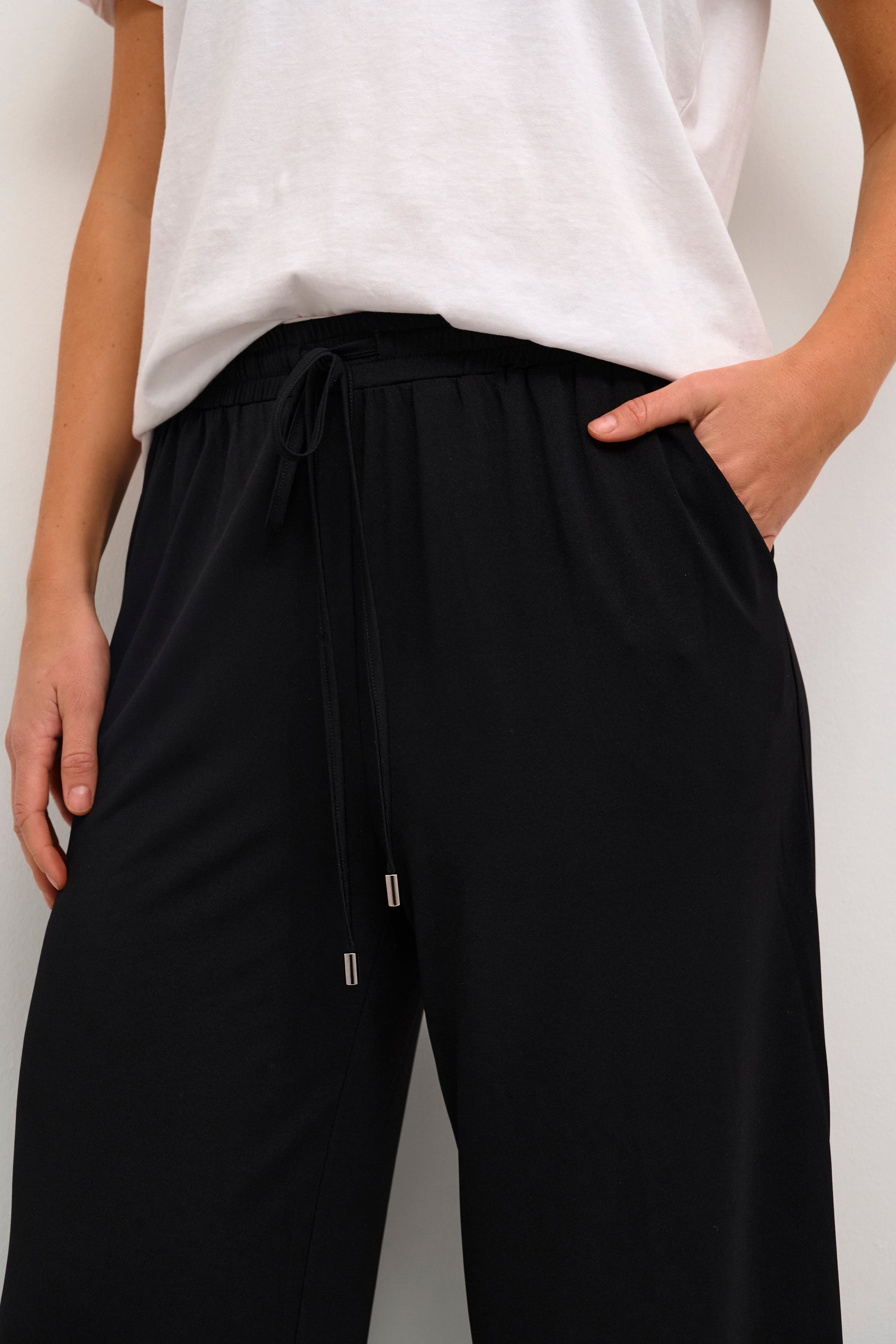 KAmallie Trousers LOOKBOOK DETAIL 10508903-100121