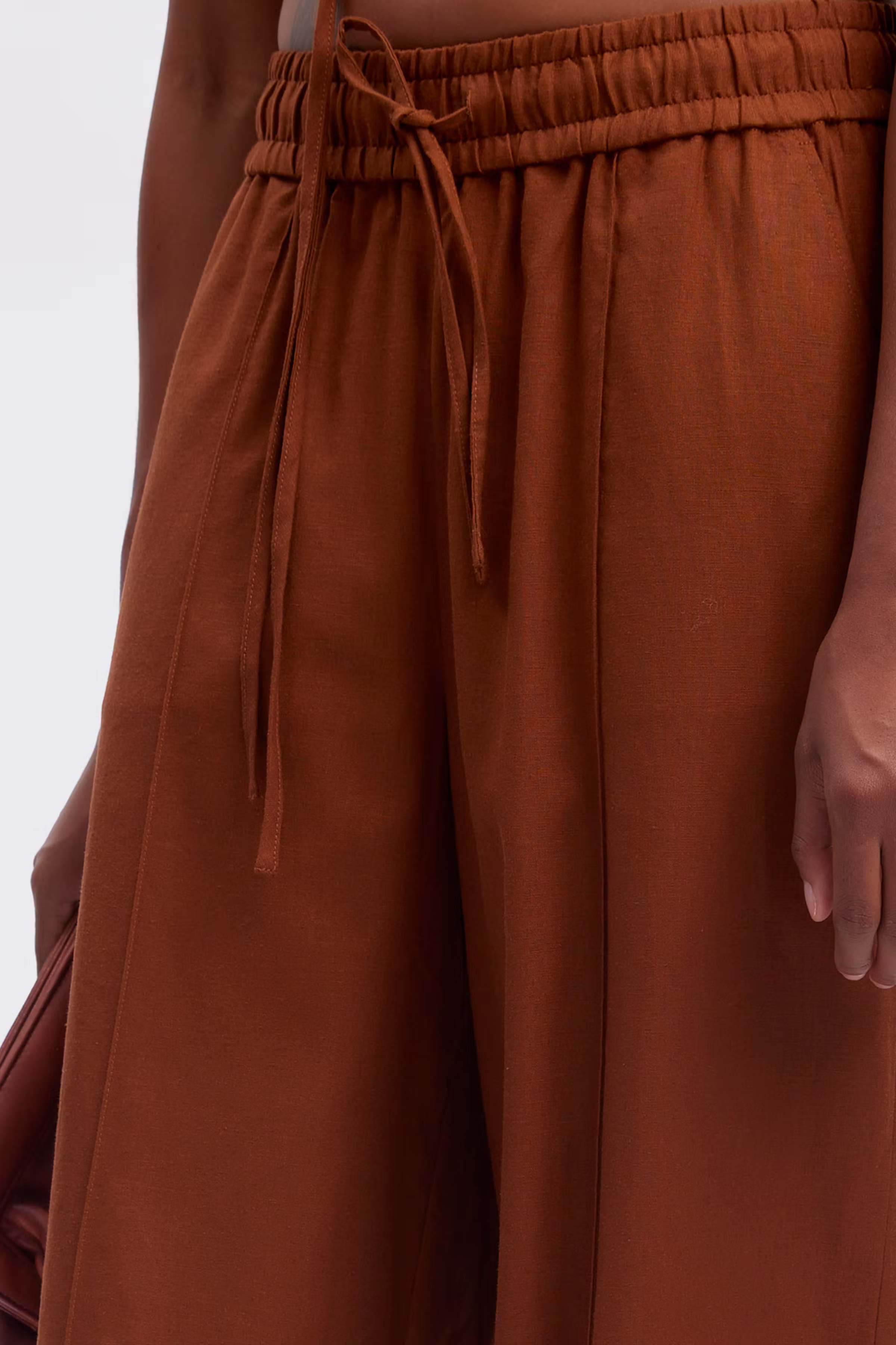 LeenaGZ Linen trousers LOOKBOOK DETAIL 10909226-191227