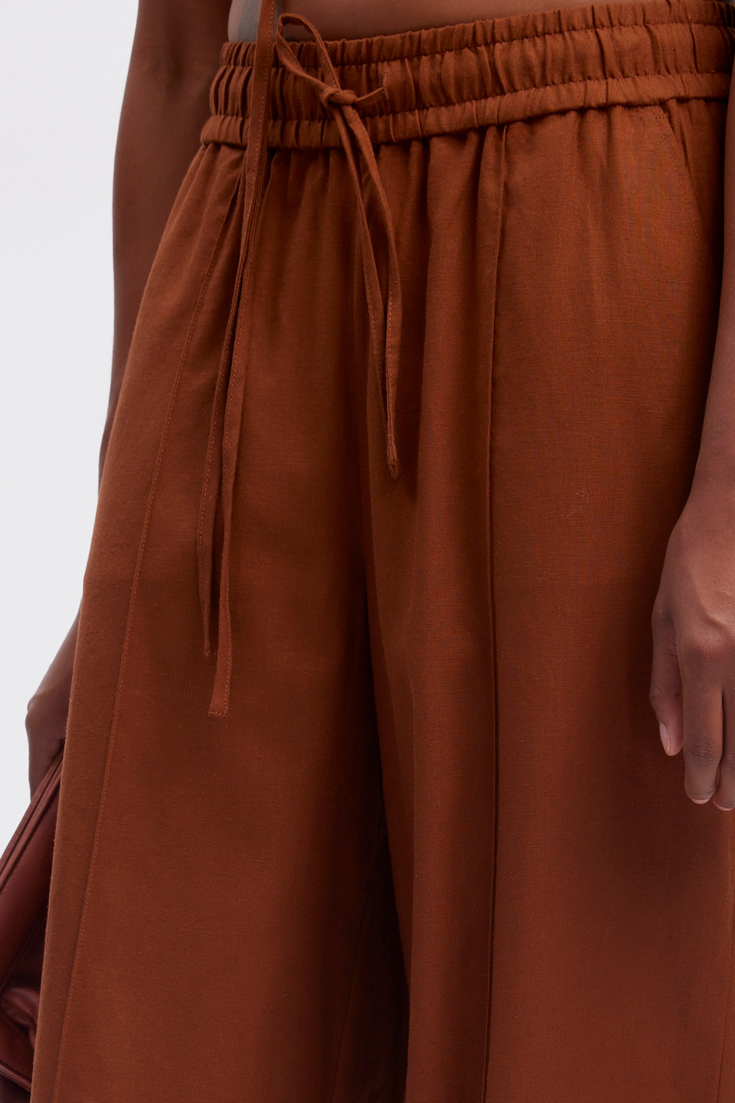 LeenaGZ Linen trousers LOOKBOOK DETAIL 10909226-191227