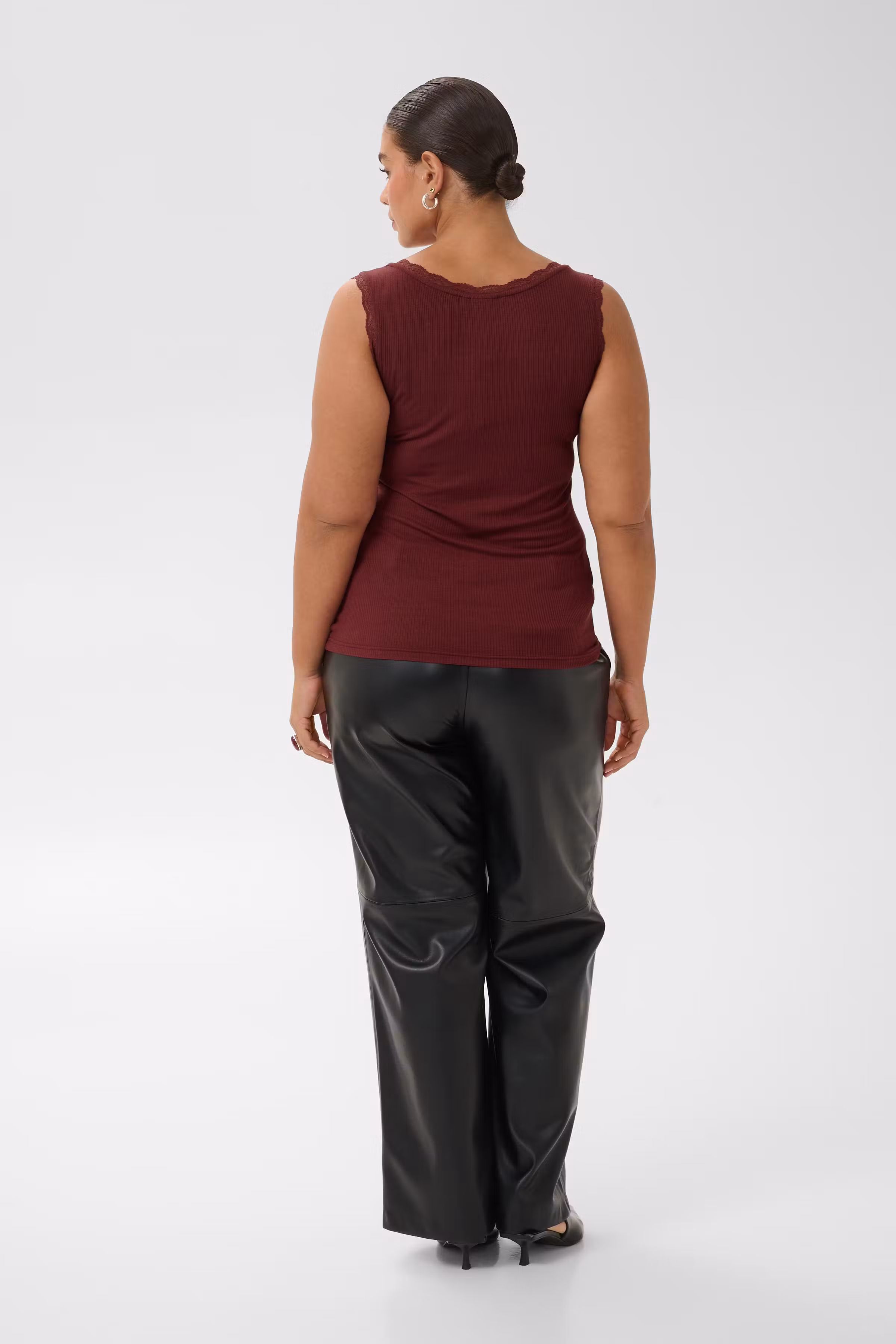 KComia Top LOOKBOOK BACK 10583468-191525