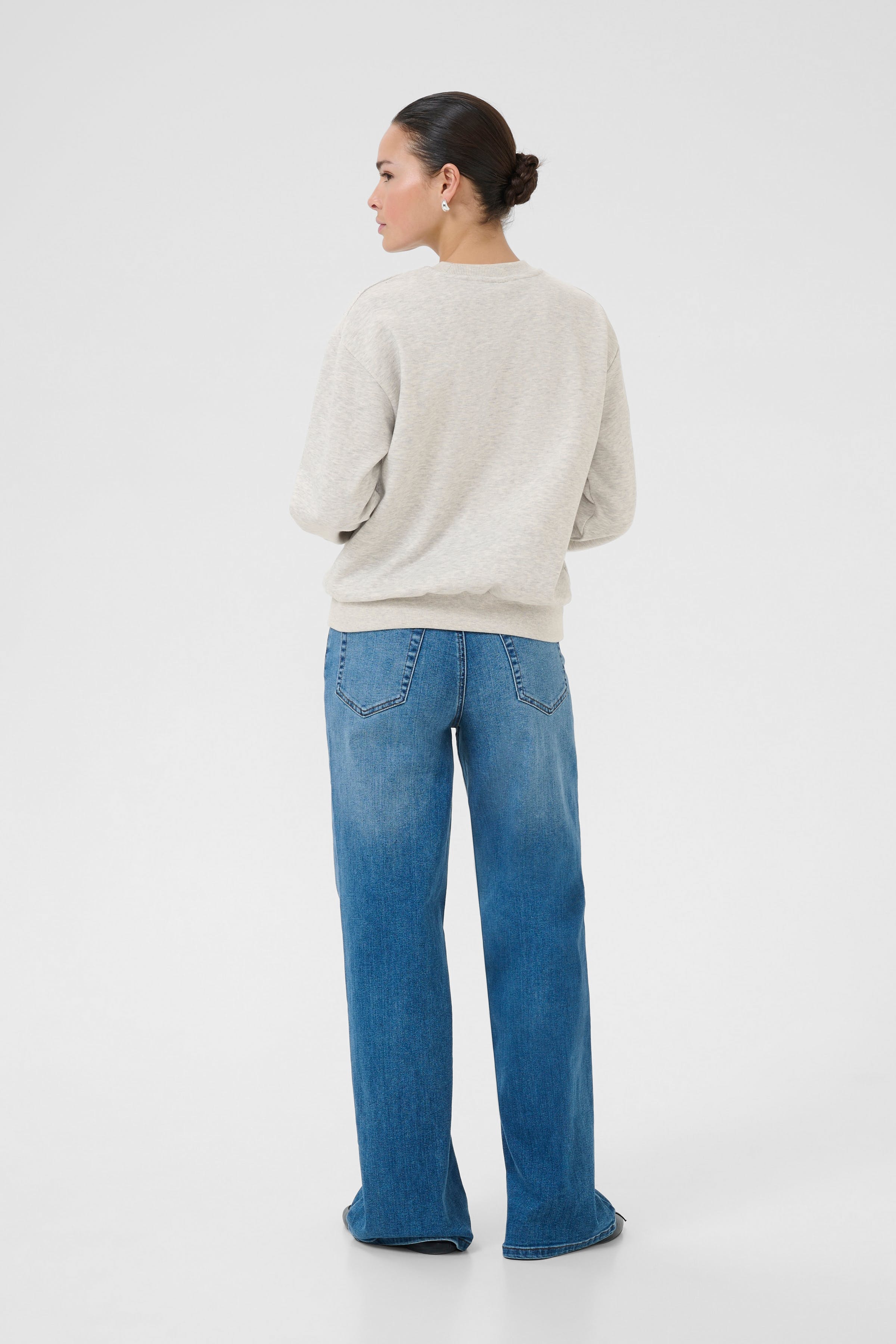 KAvivian Sweatshirt LOOKBOOK BACK 10510664-100123