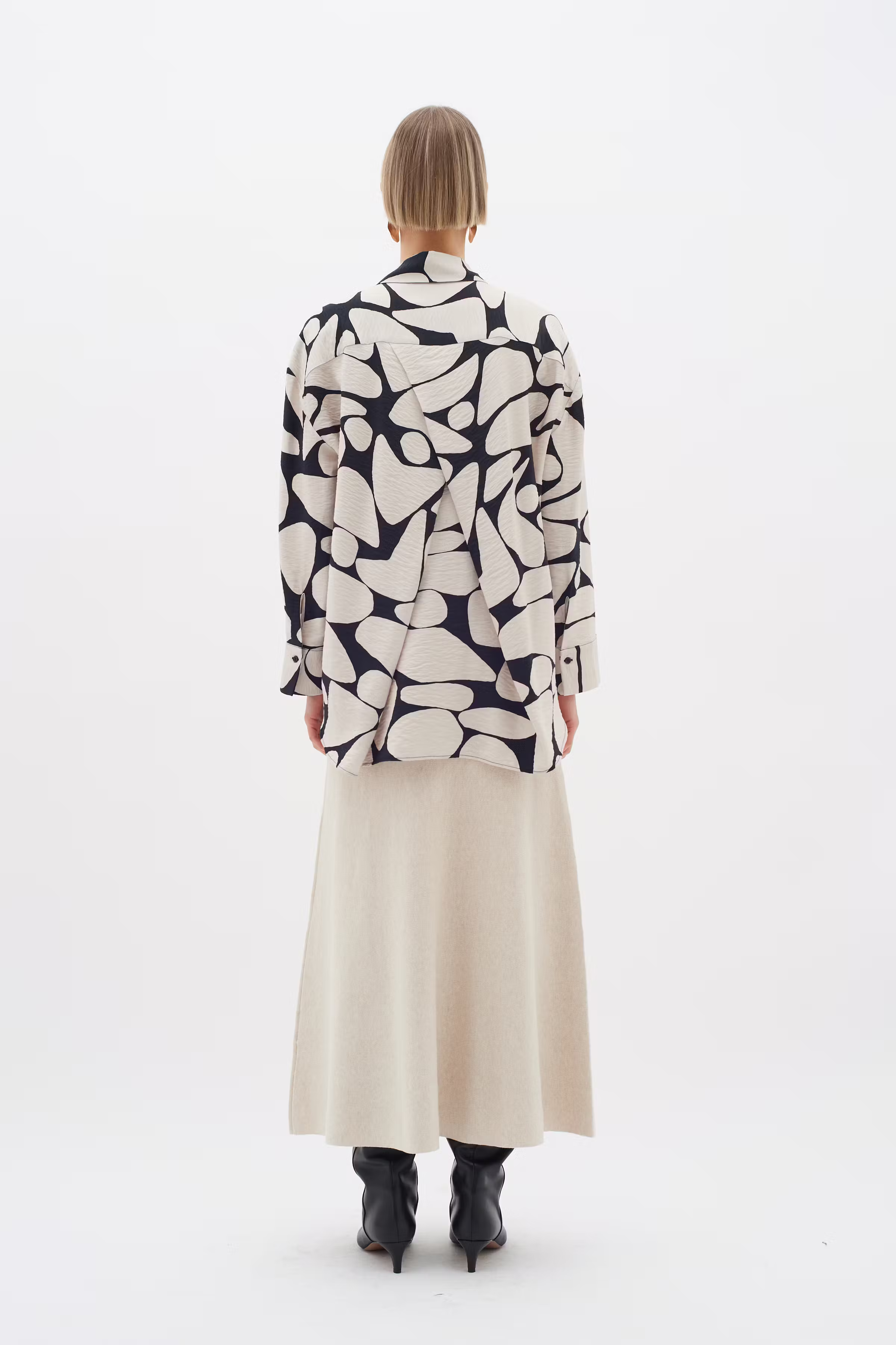 MettaIW Overhemd LOOKBOOK BACK 30109669-303178