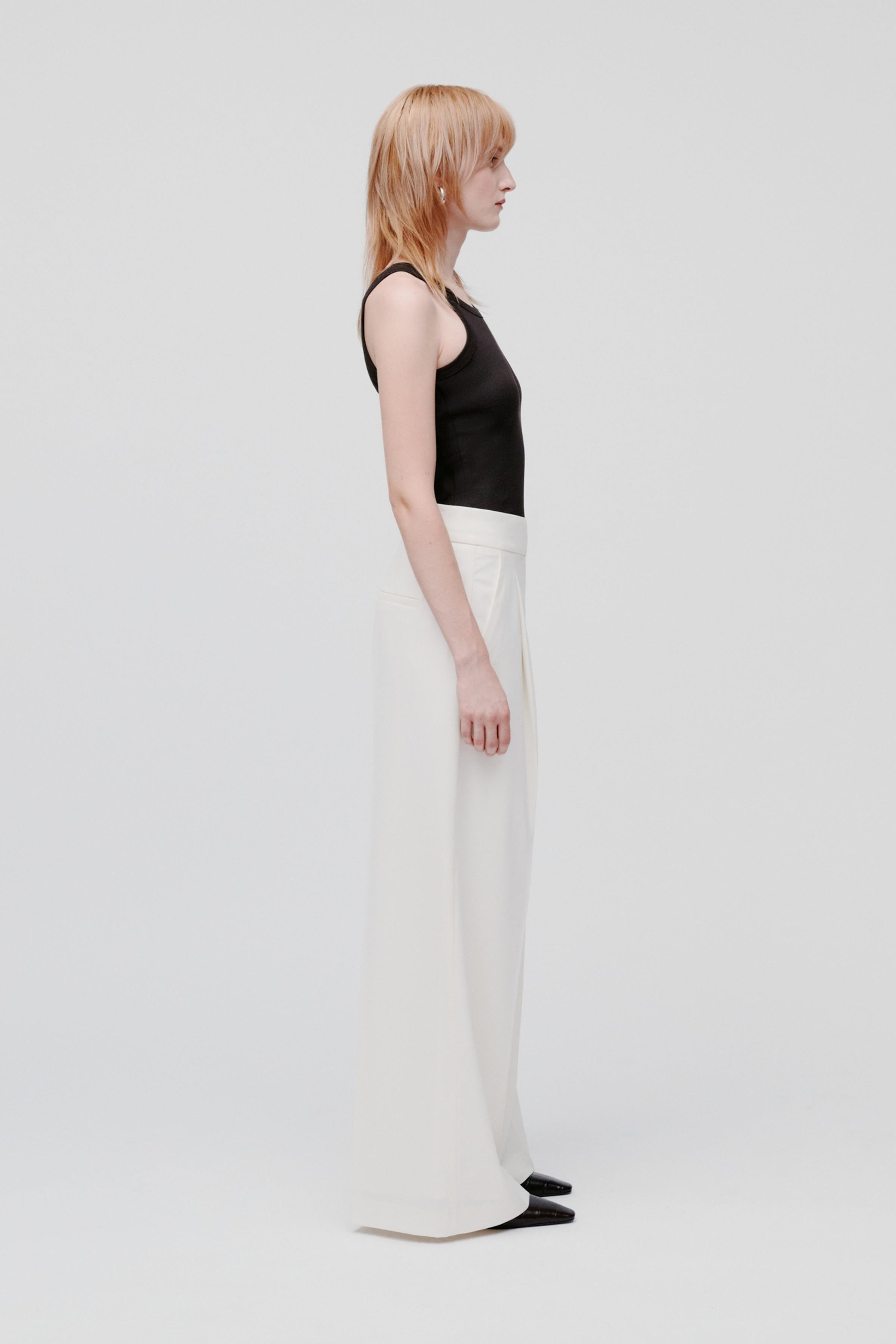 PRESCILLIA SUE Hose LOOKBOOK FRONT 30600623-WH010