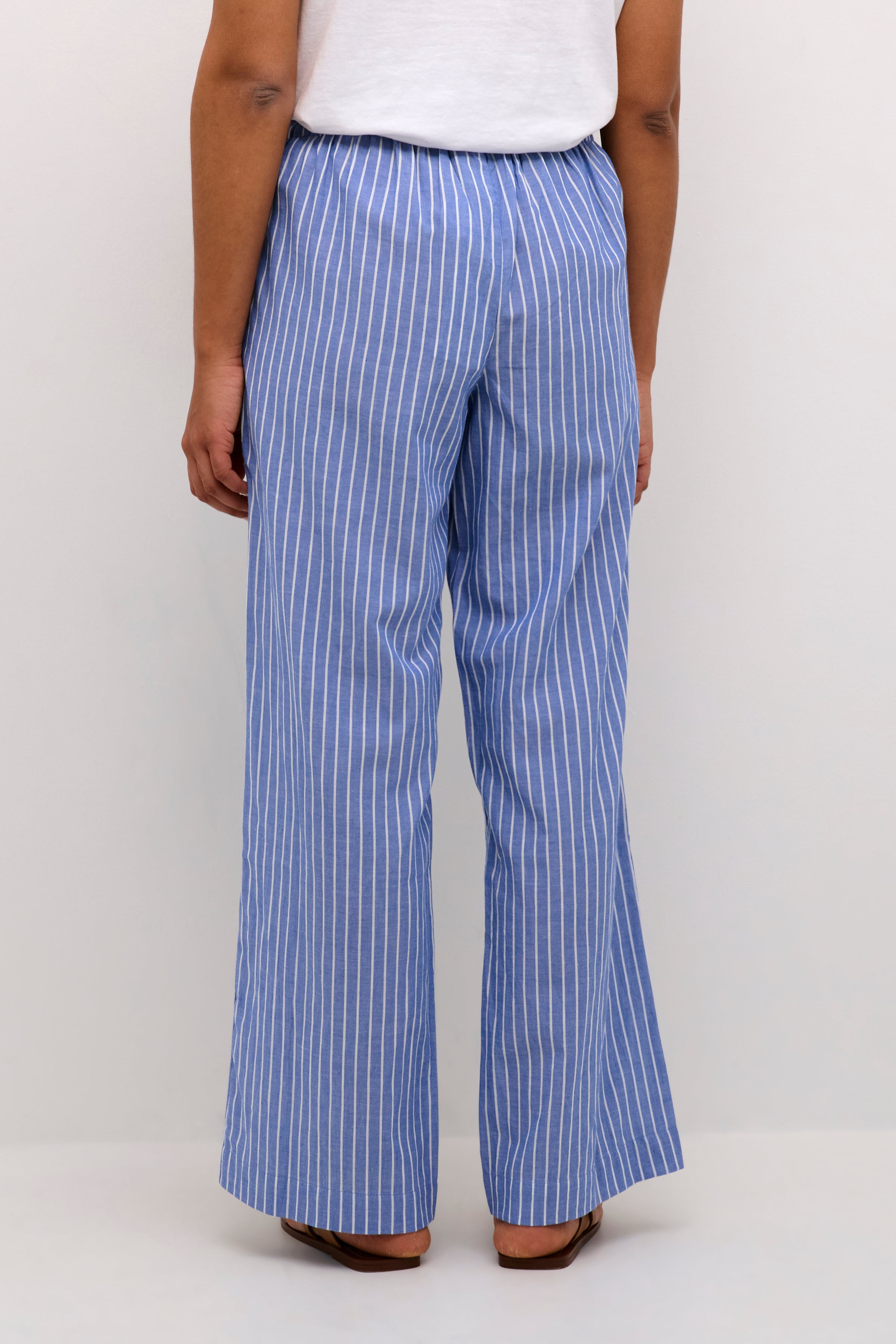 BPamy Trousers LOOKBOOK BACK 10590694-104499B