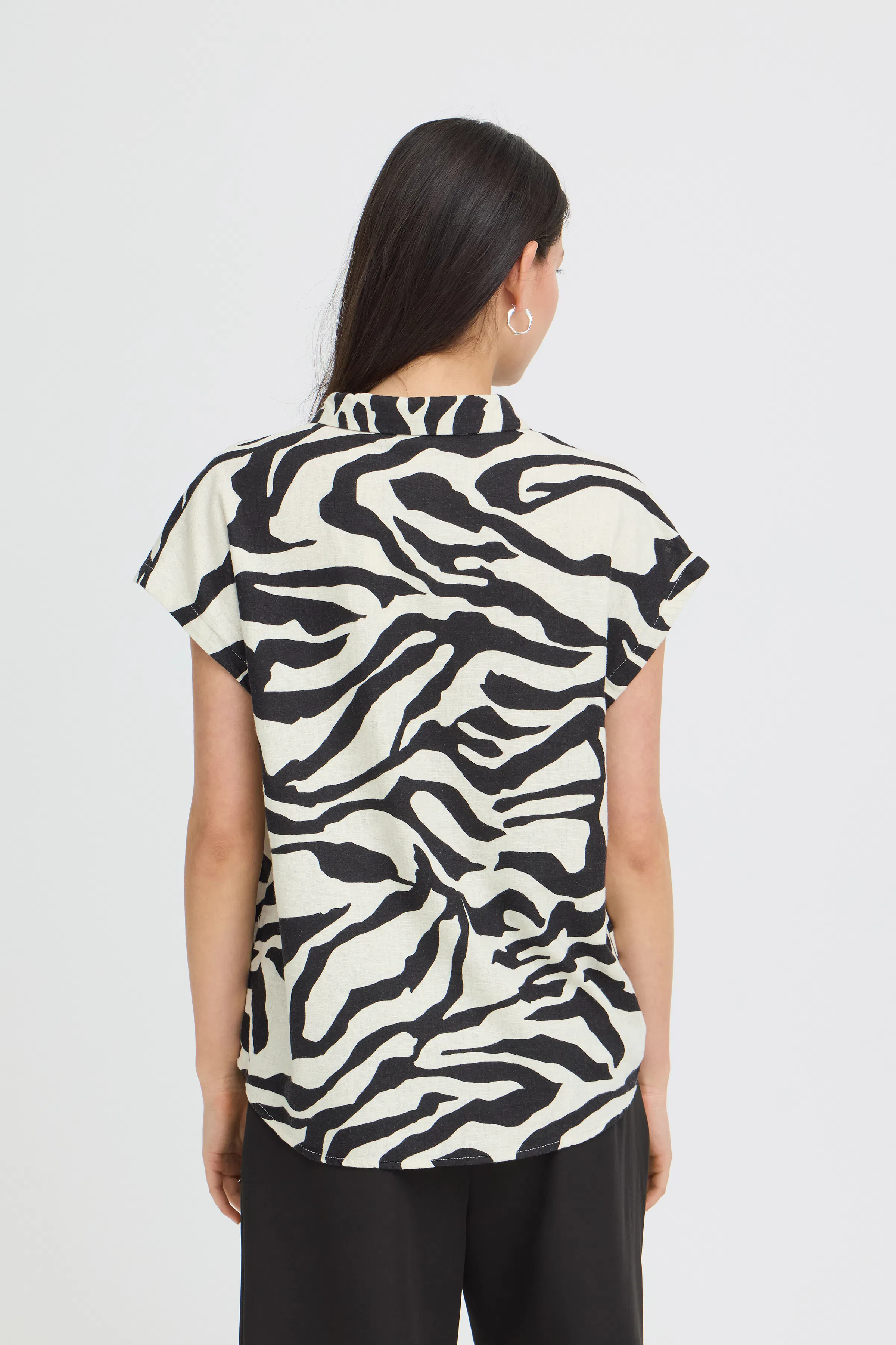 IHLINNO Kortermet bluse LOOKBOOK BACK 20122922-900005584