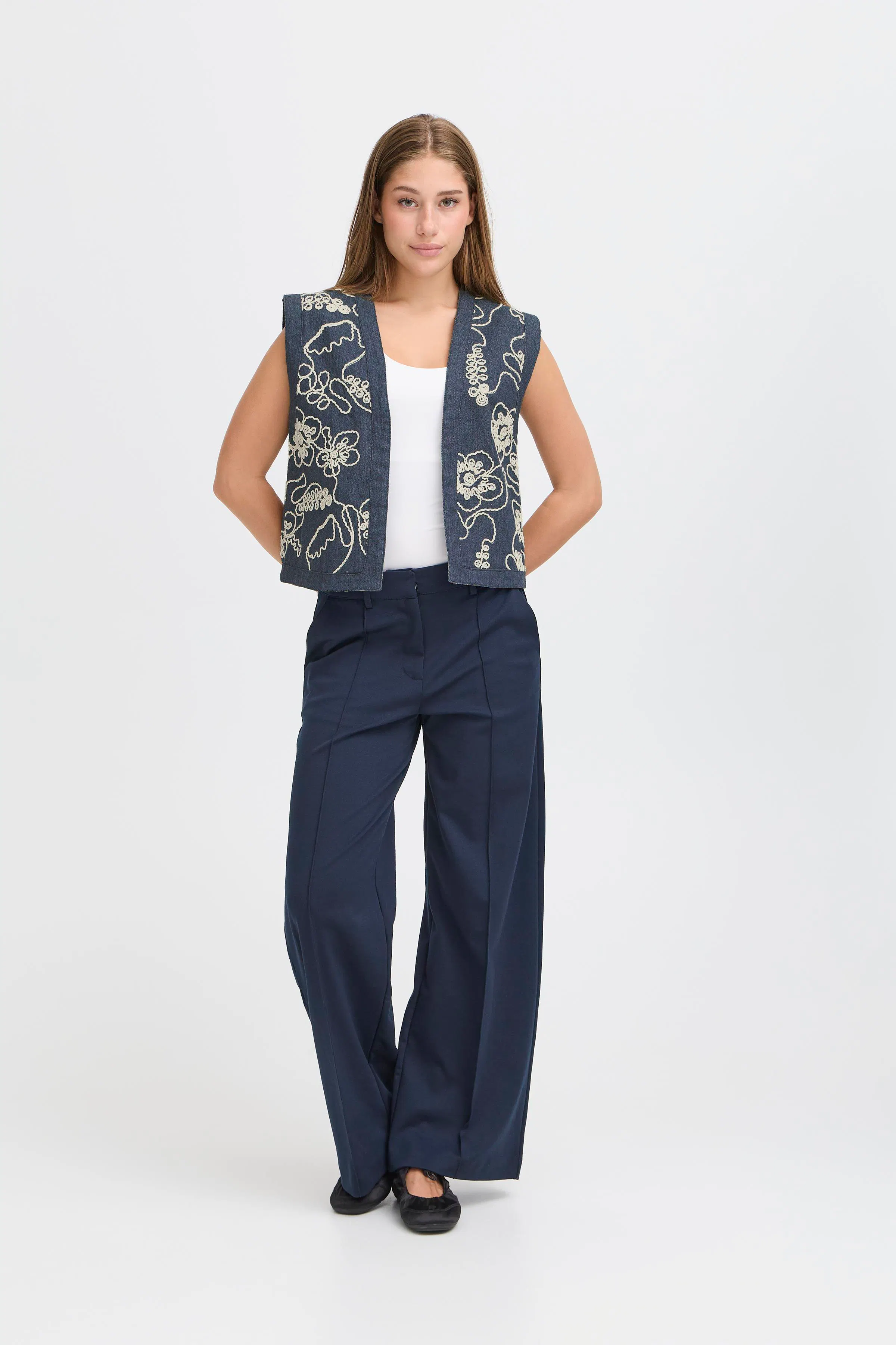 IHPAULIA Weste LOOKBOOK FRONT 20124462-900001130