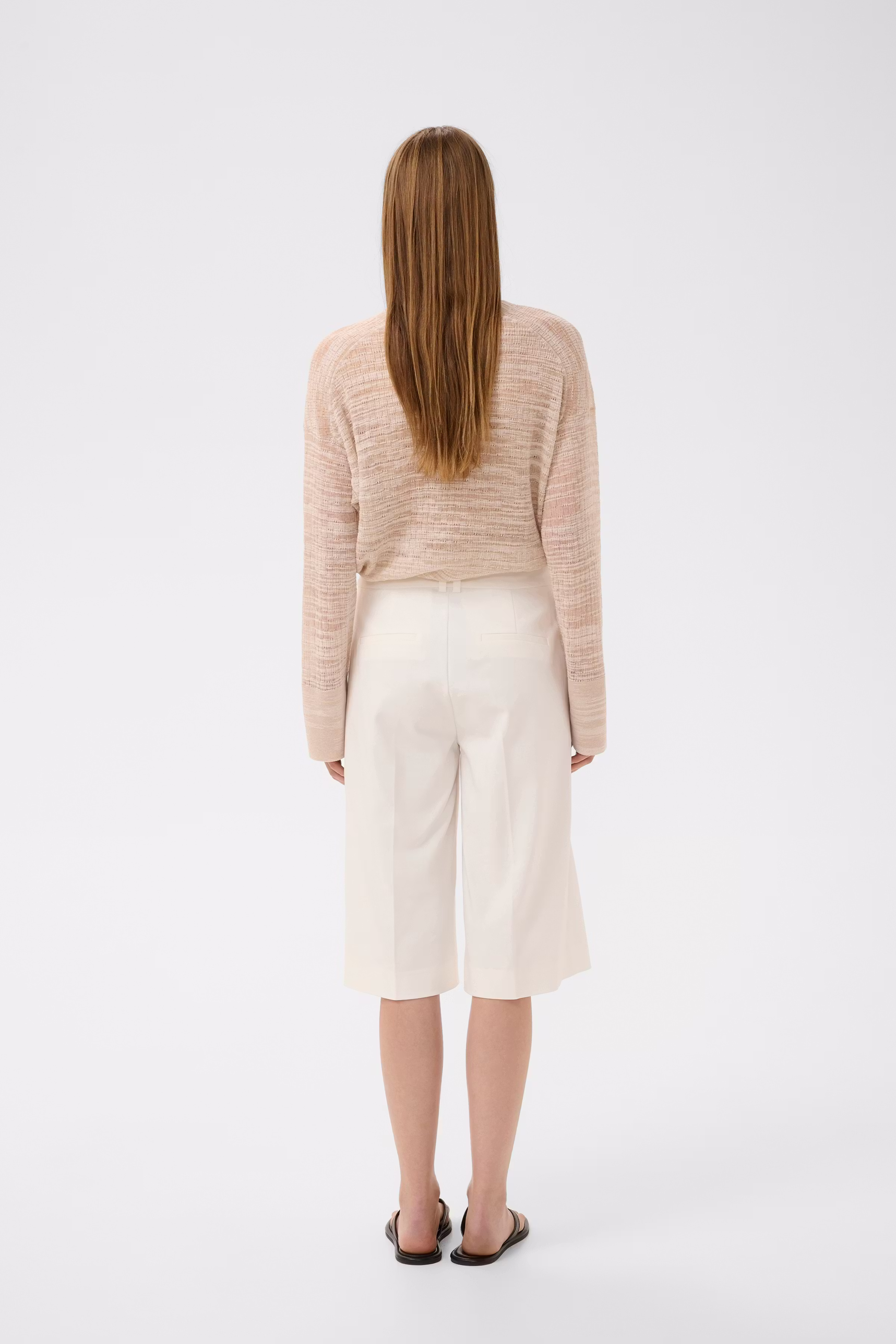 ZELLAIW Shorts LOOKBOOK BACK 30112628-110701