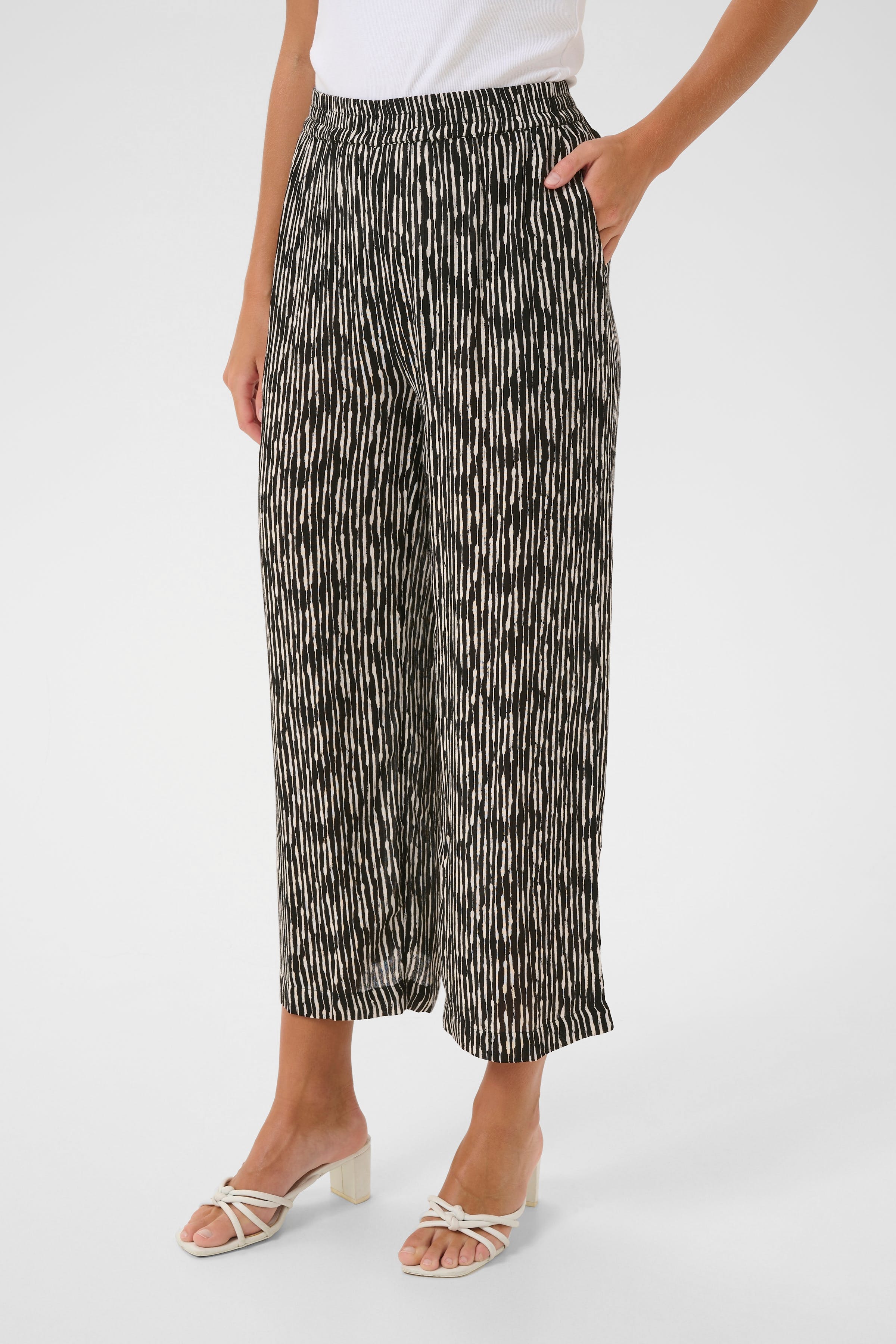 KAmille Trousers LOOKBOOK FRONT 10510334-107944
