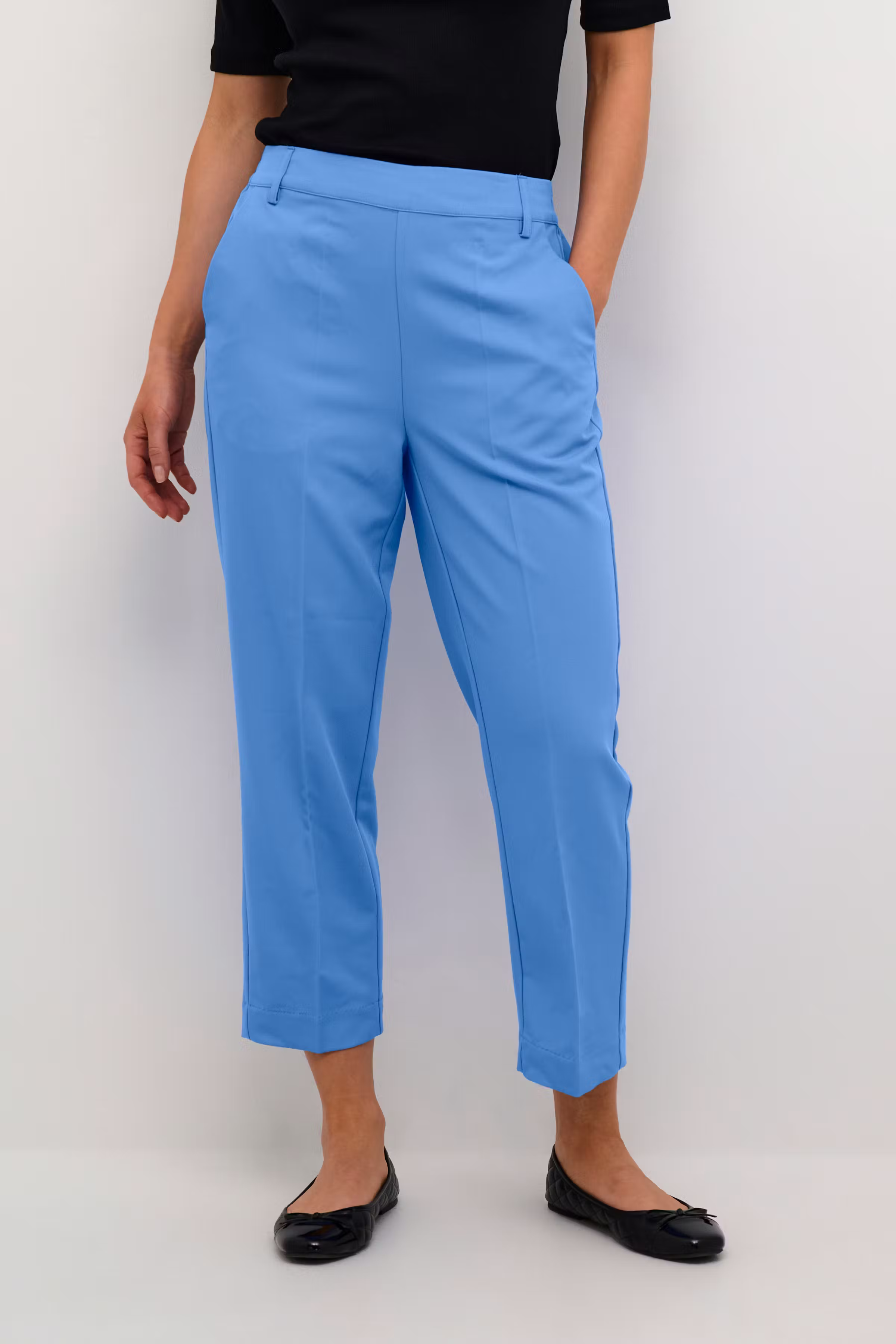 KAsakura Cropped Byxor LOOKBOOK FRONT 10506127-174037