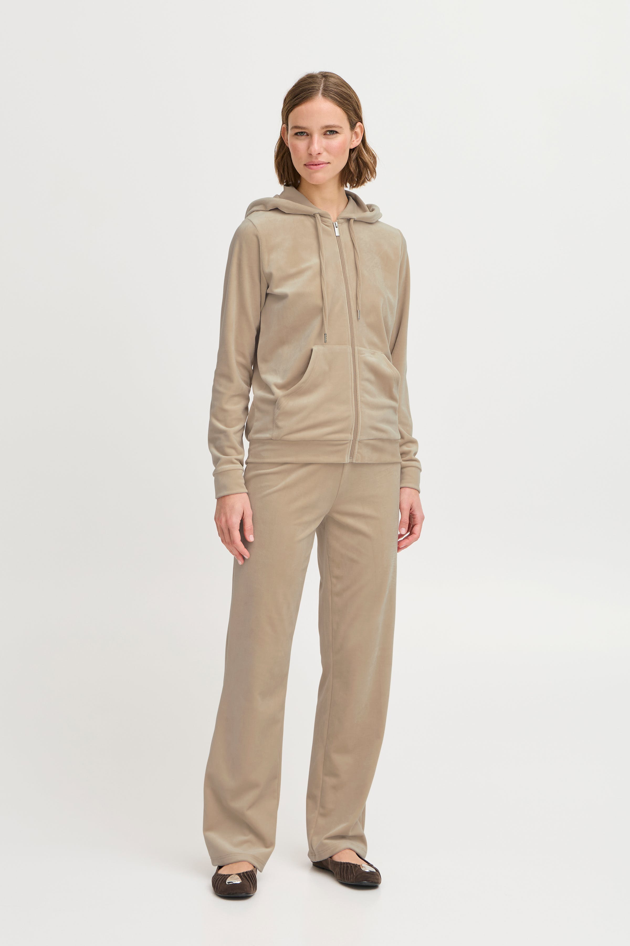 BYMITZA Joggedrakt LOOKBOOK FRONT 20810786-140708