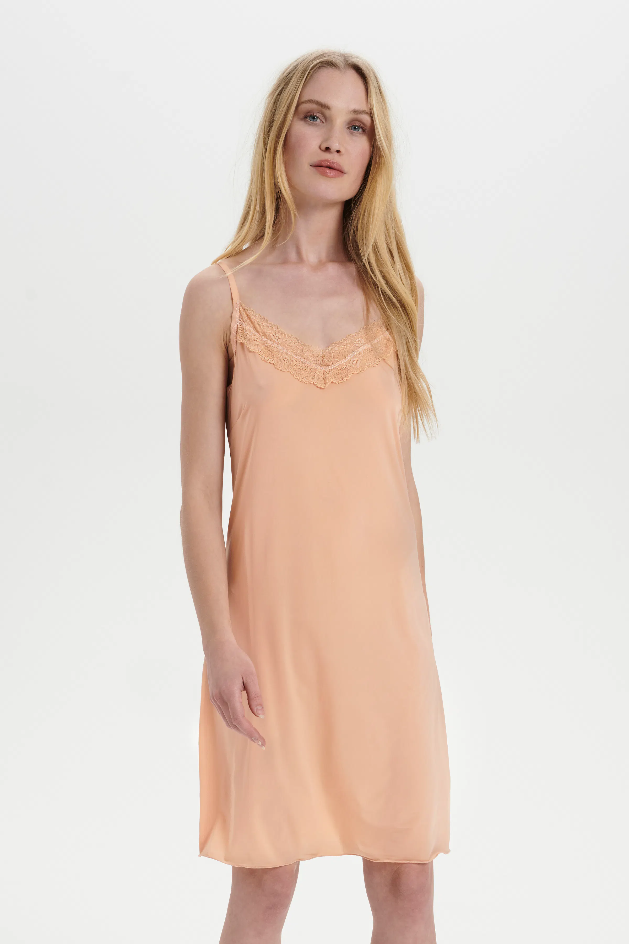 NenaSZ Kleid LOOKBOOK FRONT 30512100-151317