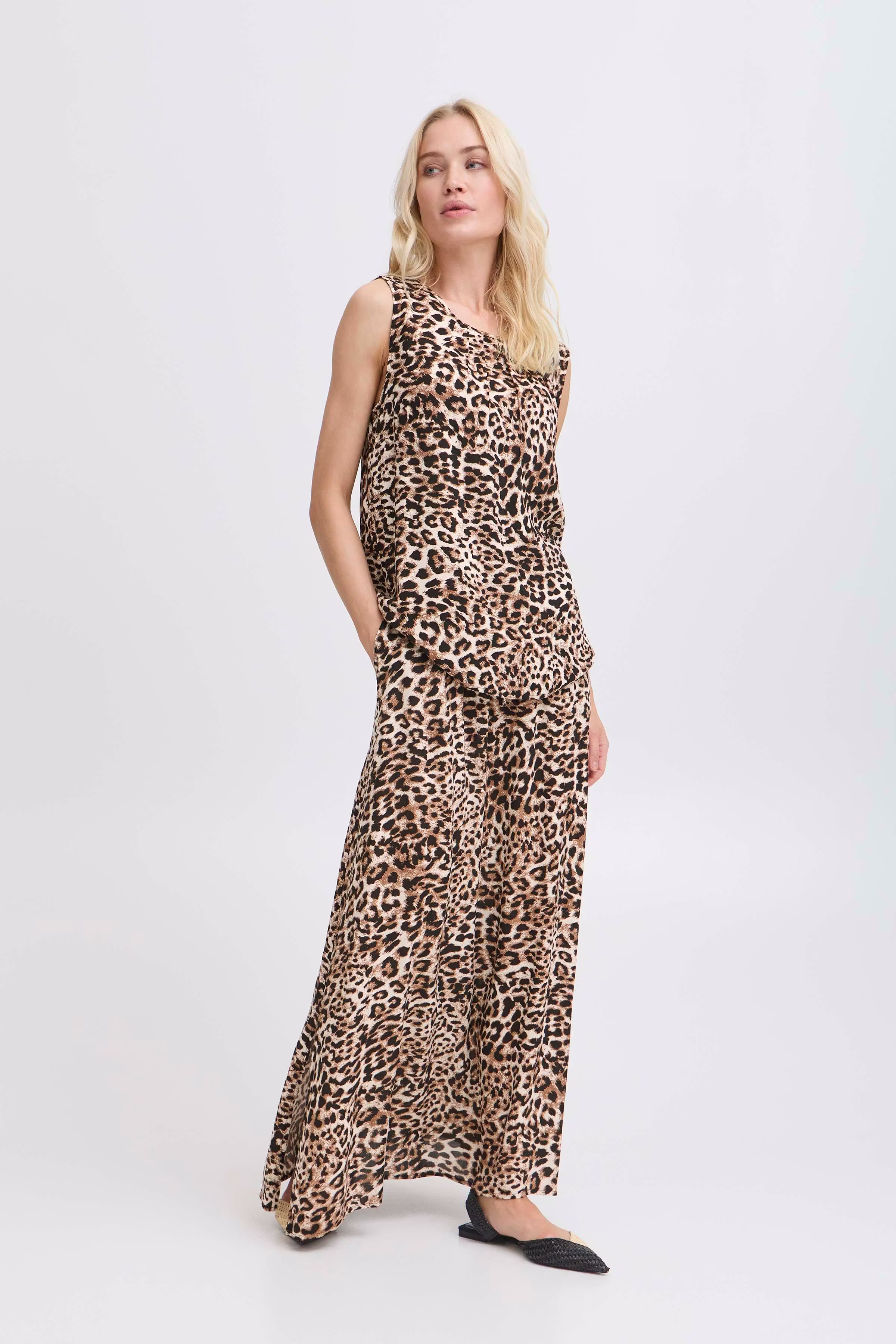 BYMMJOELLA Top LOOKBOOK FRONT 20811225-204522