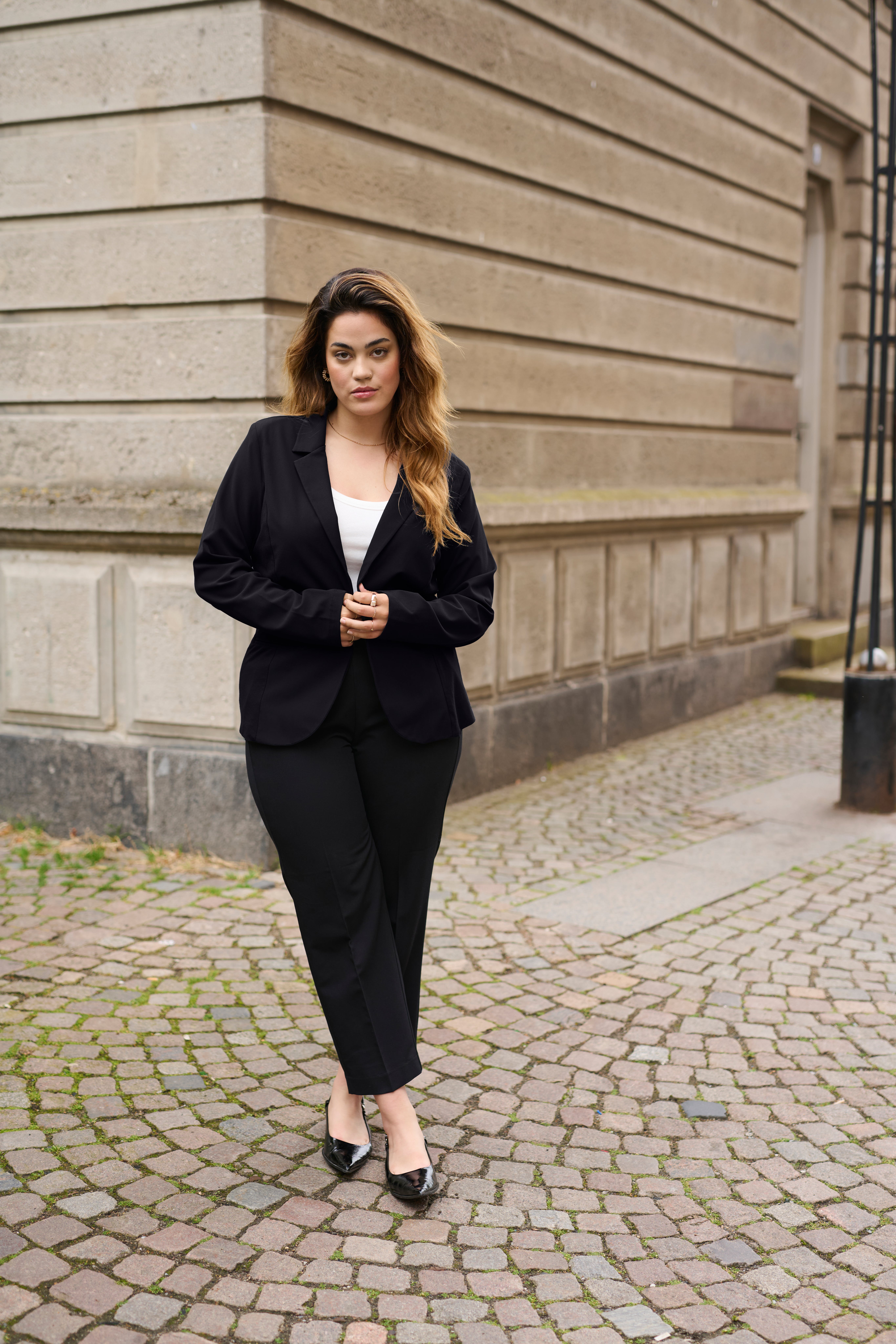 KCsakira Broek LOCATION NONE 10580650-100121