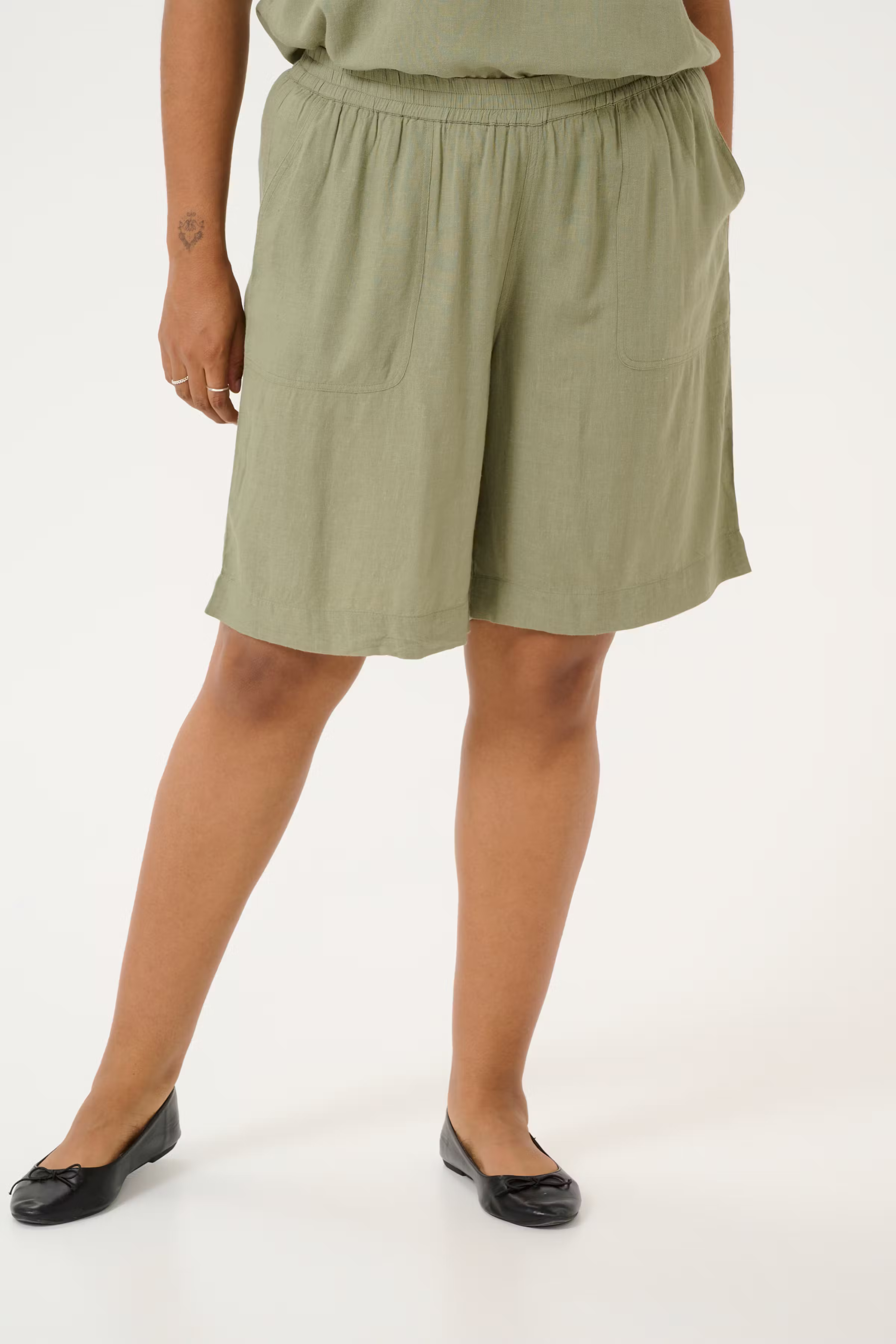 KCmille Linen Shorts LOOKBOOK FRONT 10583099-170115