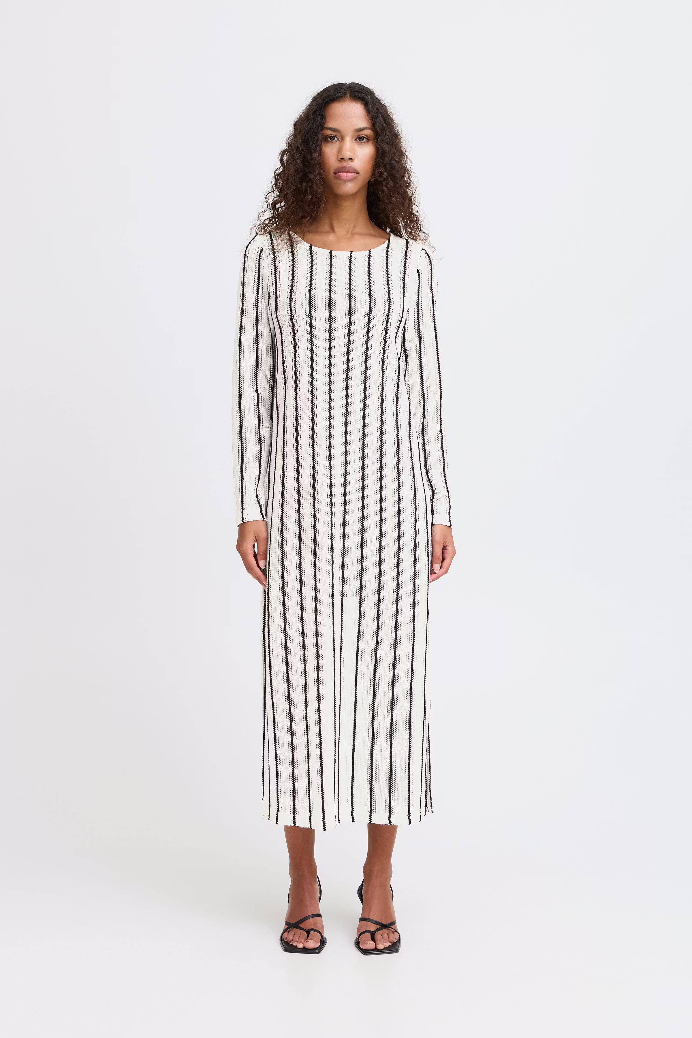 IHOSKATINA Kjole LOOKBOOK FRONT 20122411-124301