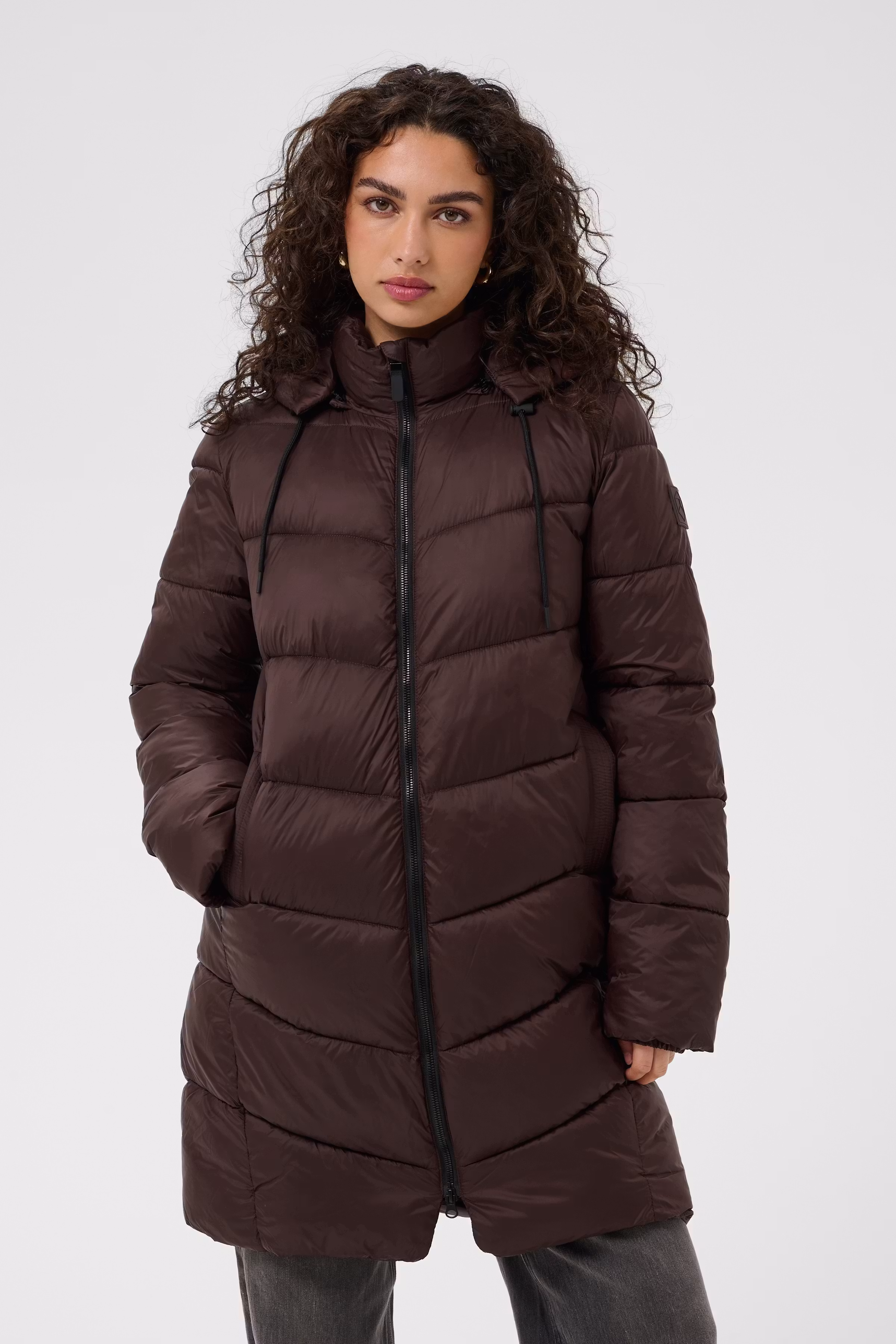 KAsusanne Coat LOOKBOOK FRONT 10508810-190915