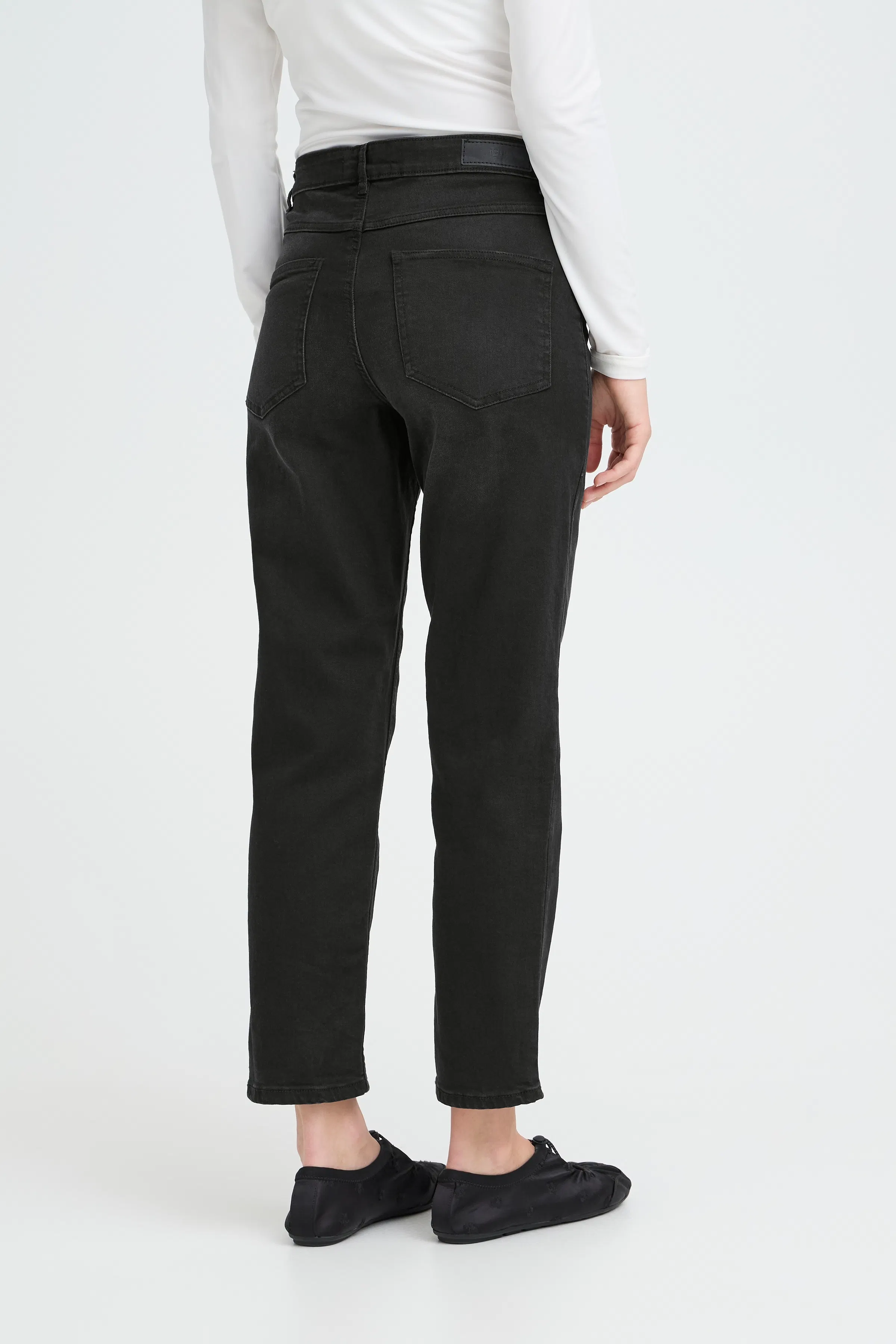 IHTWIGGY RAVEN Jeans LOOKBOOK BACK 20110967-19041