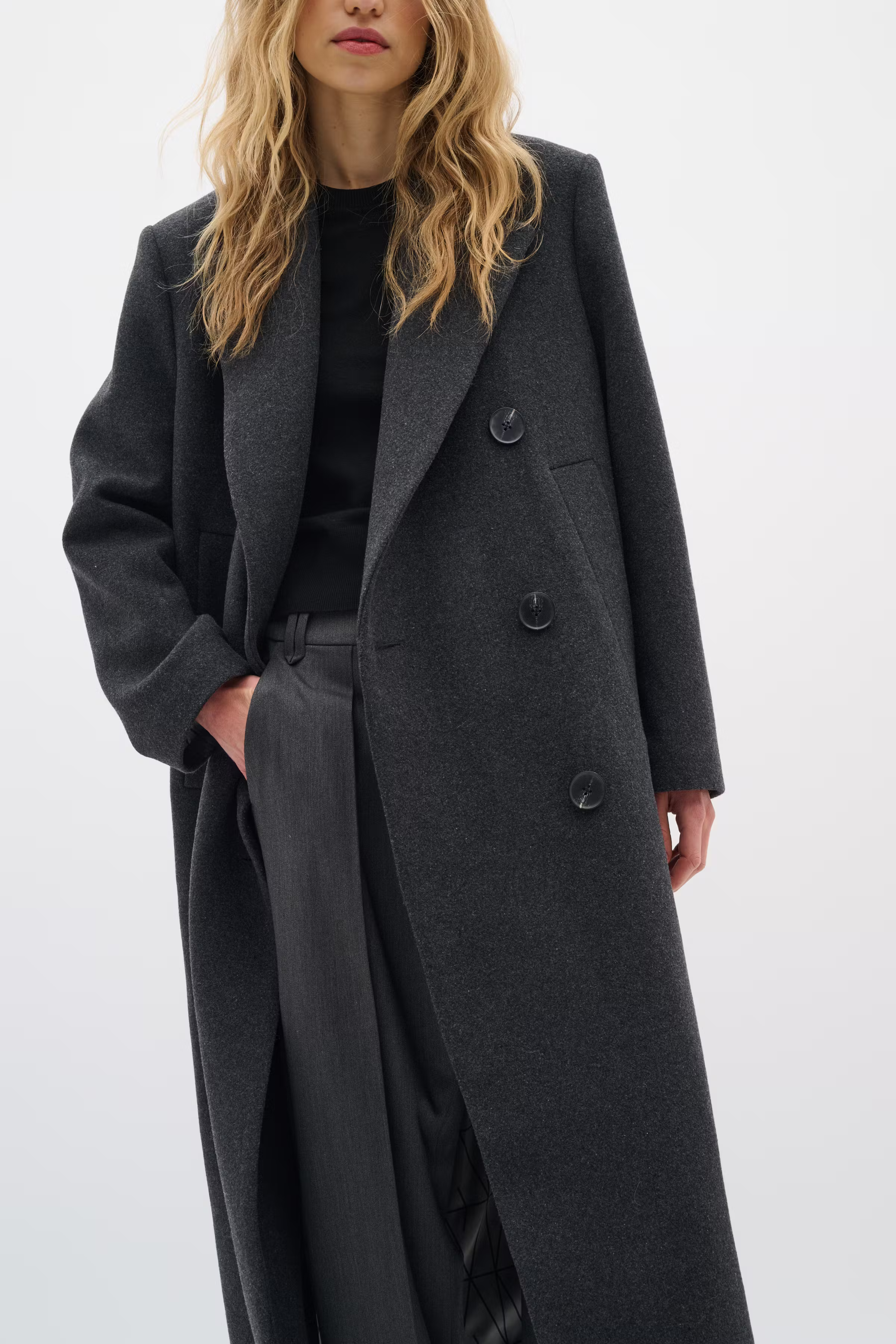 YunahIW Mantel LOOKBOOK FRONT 30110610-300596