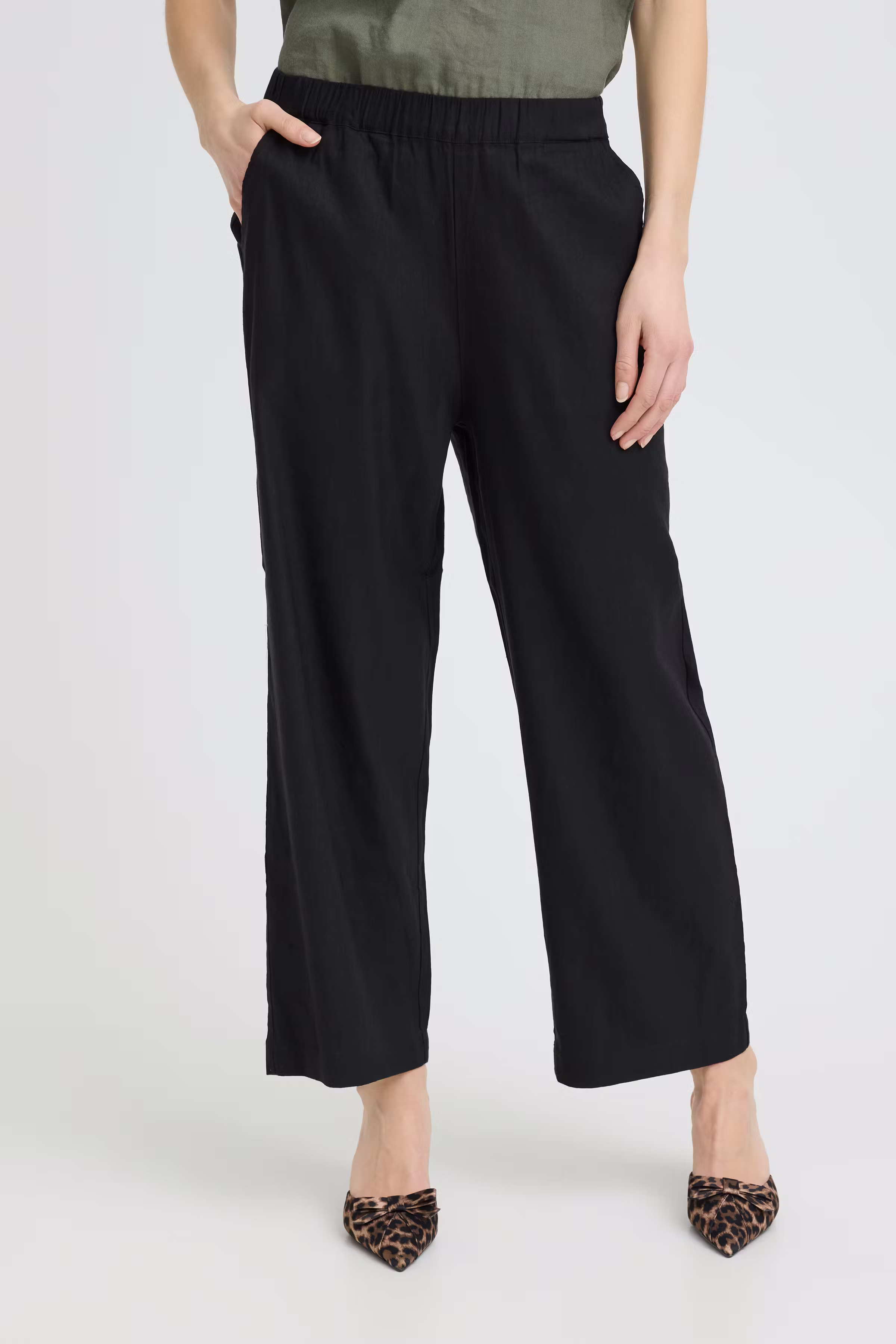 PZLUCA Bukser LOOKBOOK FRONT 50210435-193911