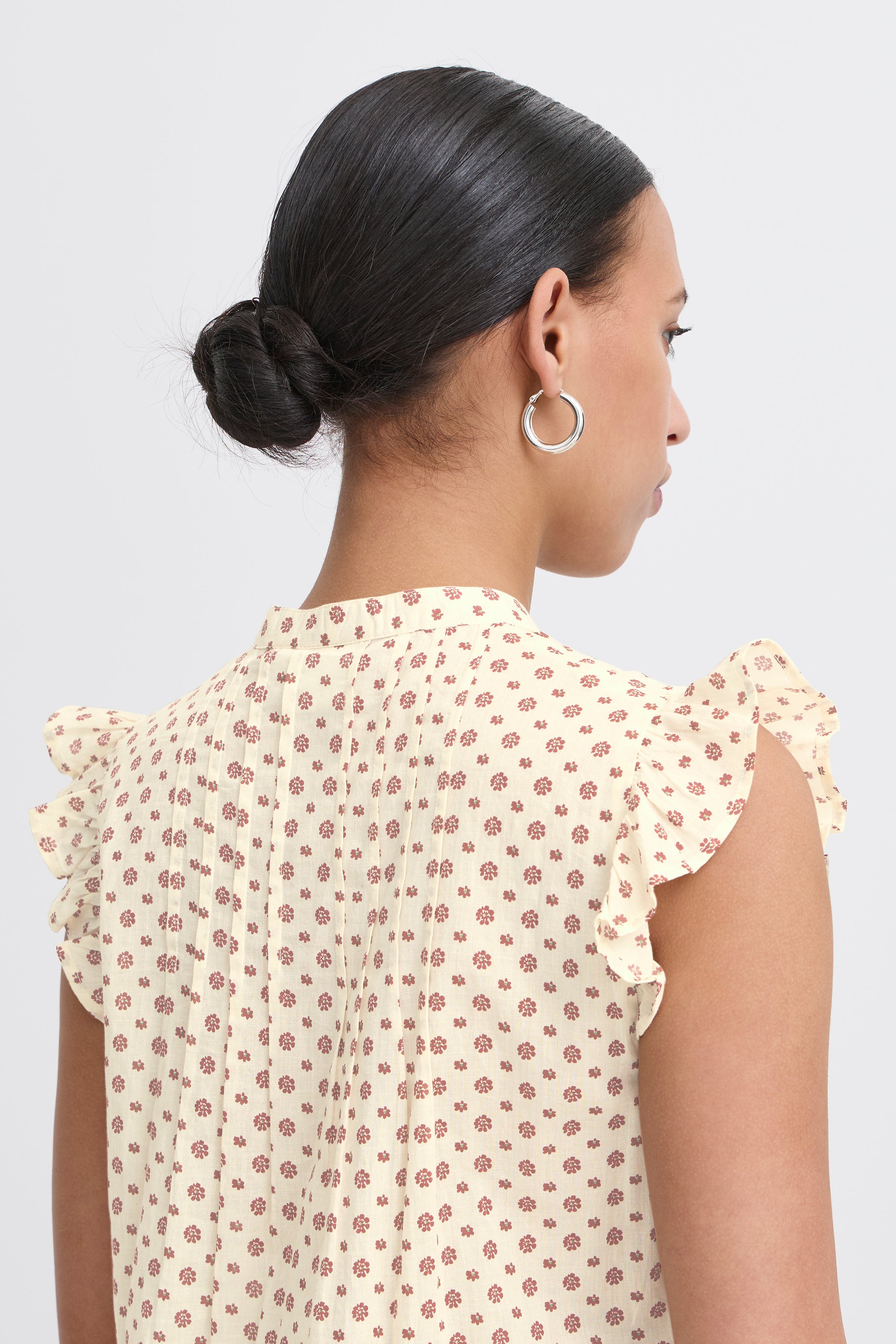 IHURSULA Skjorta LOOKBOOK DETAIL 20123304-204602