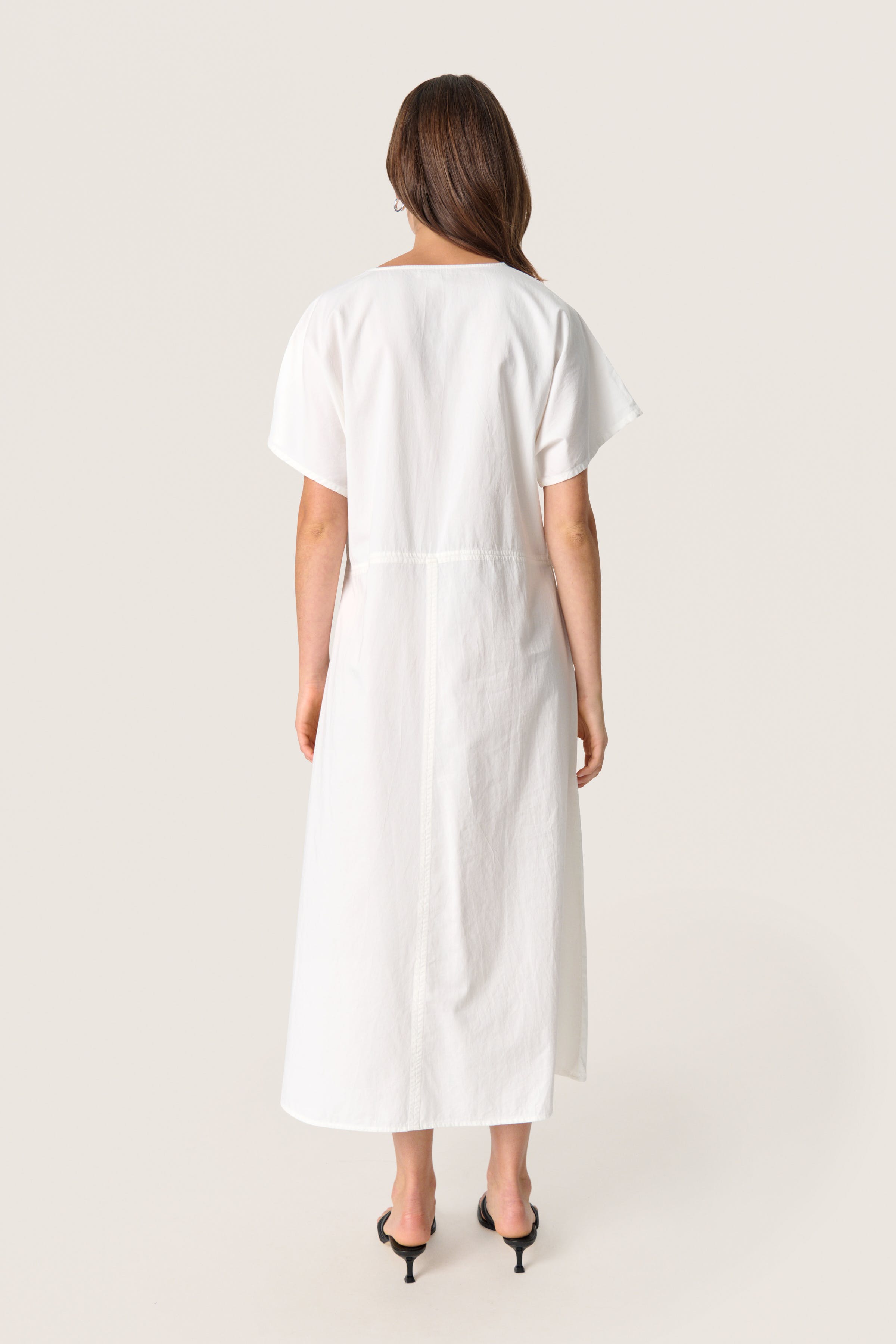 SLBamone Kleid LOOKBOOK BACK 30408384-111001