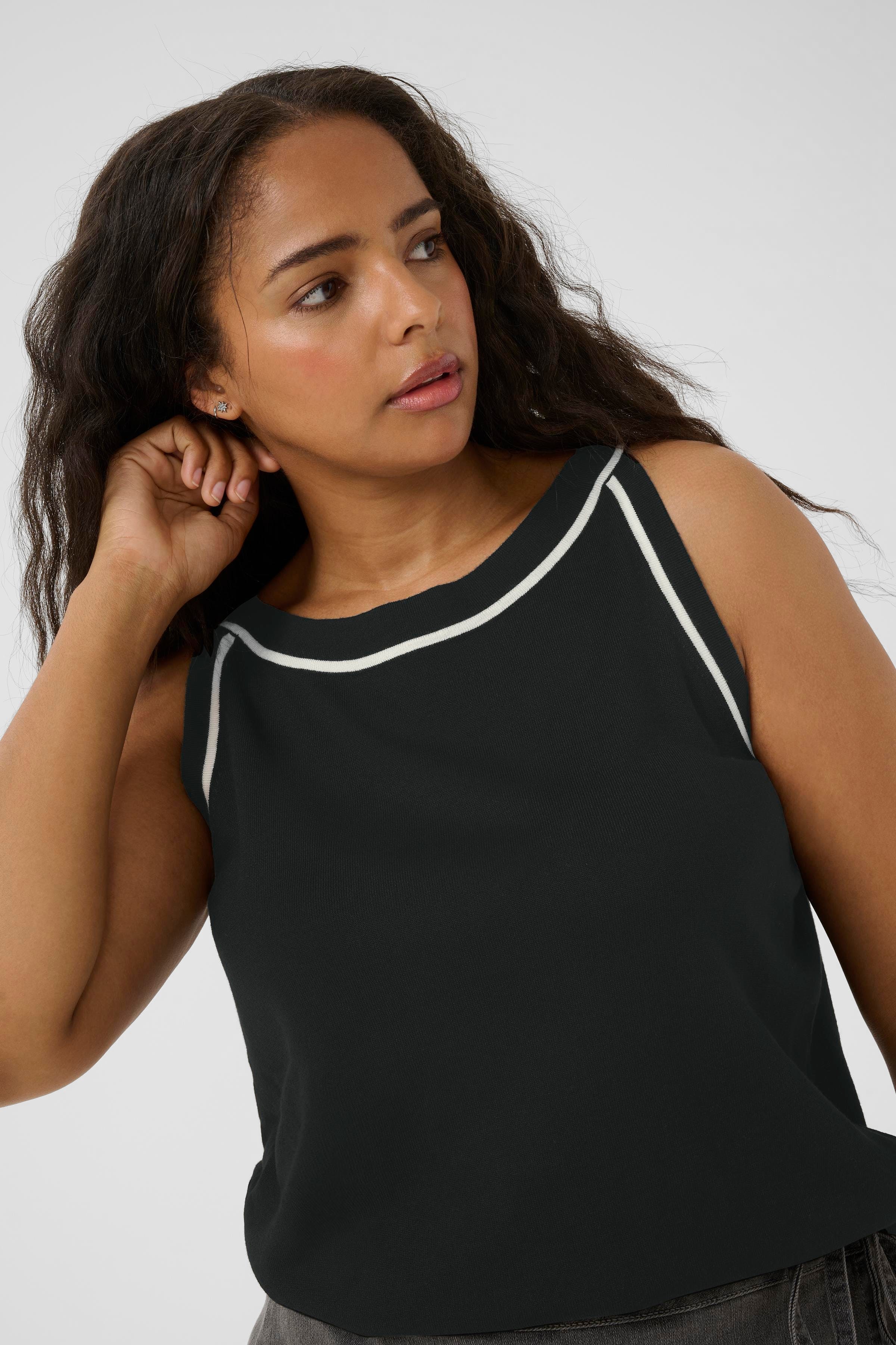 KCmallie Pullover LOOKBOOK DETAIL 10583455-100121