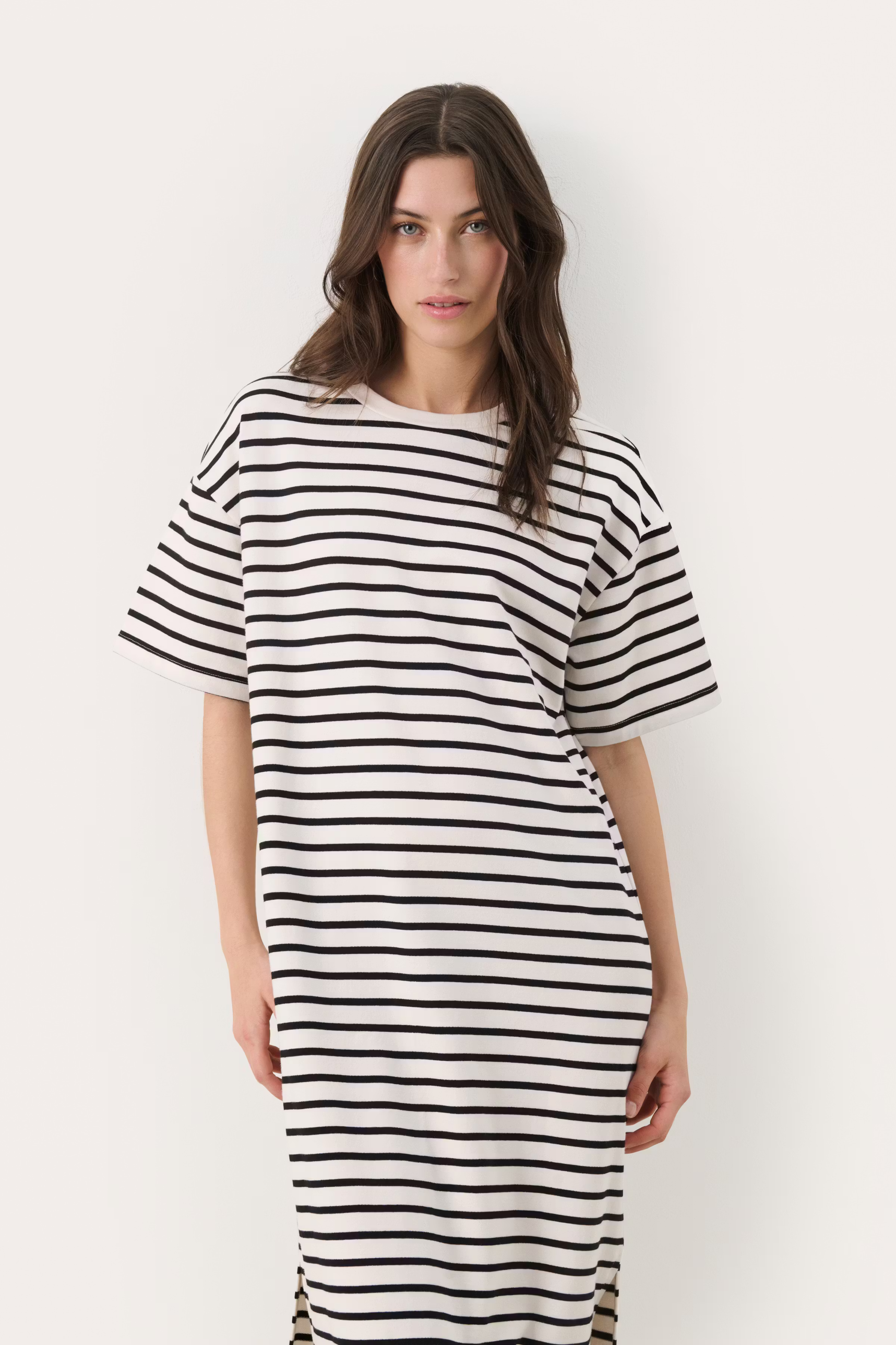 TiraPW Dress LOOKBOOK FRONT 30309840-303971