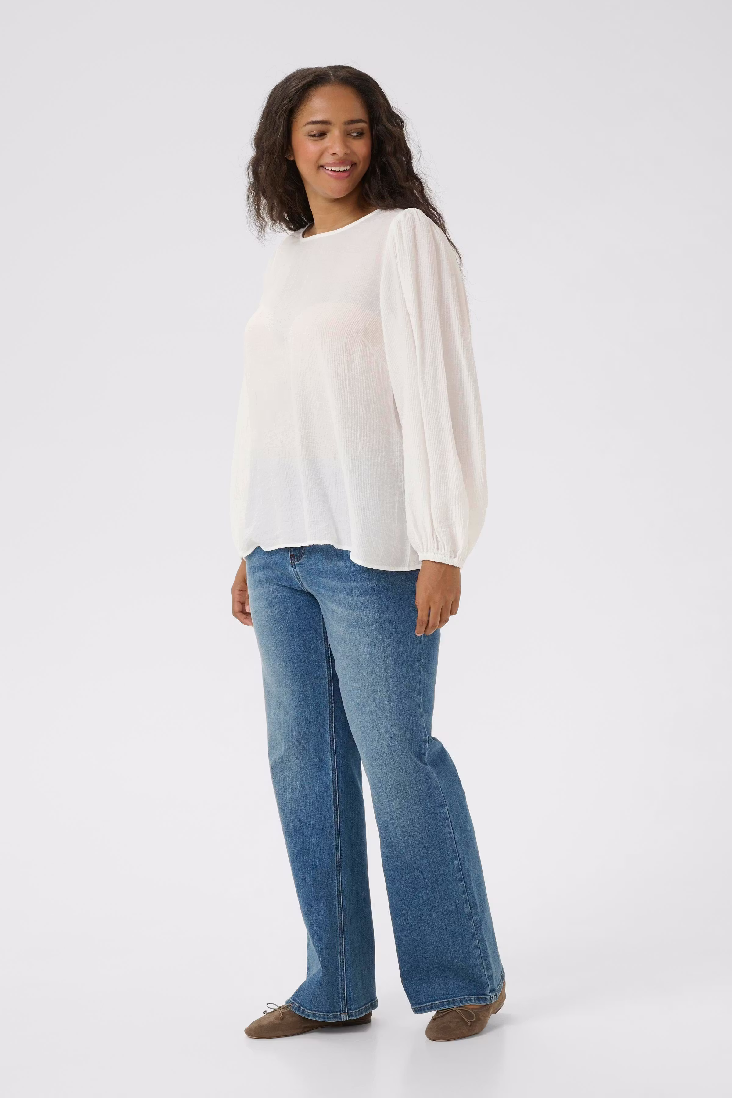 KCviva Blouse LOOKBOOK FRONT 10583705-110602