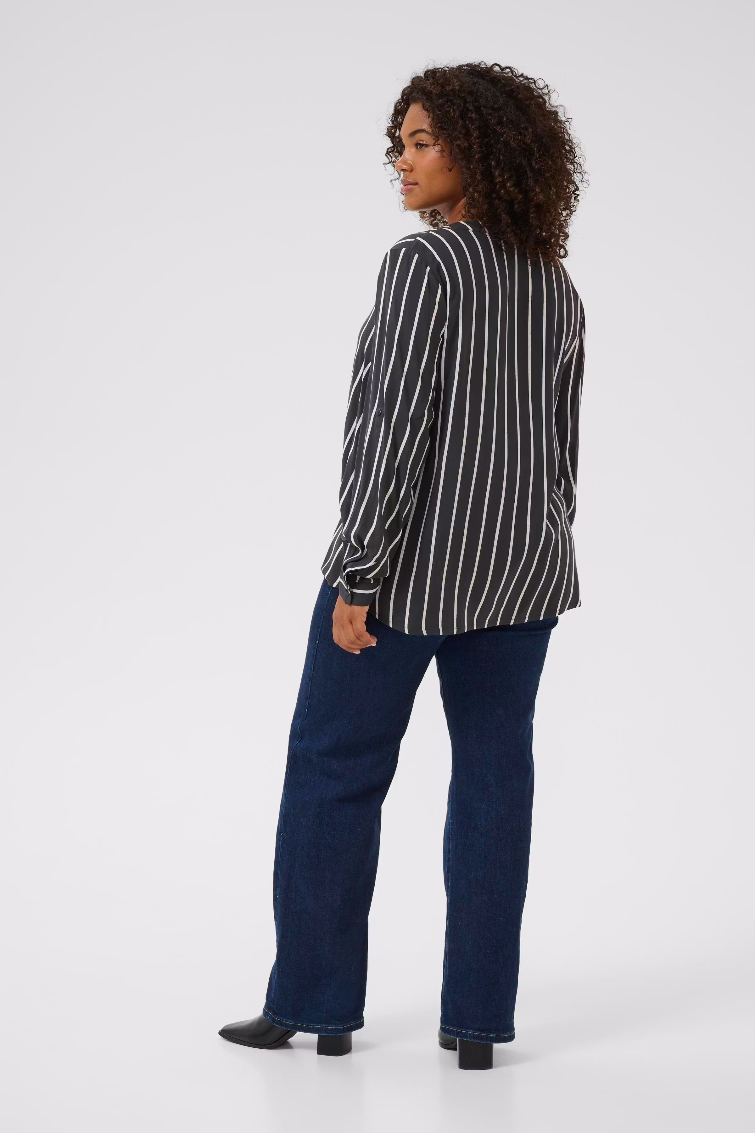 KCsida Blouse LOOKBOOK BACK 10580350-108466