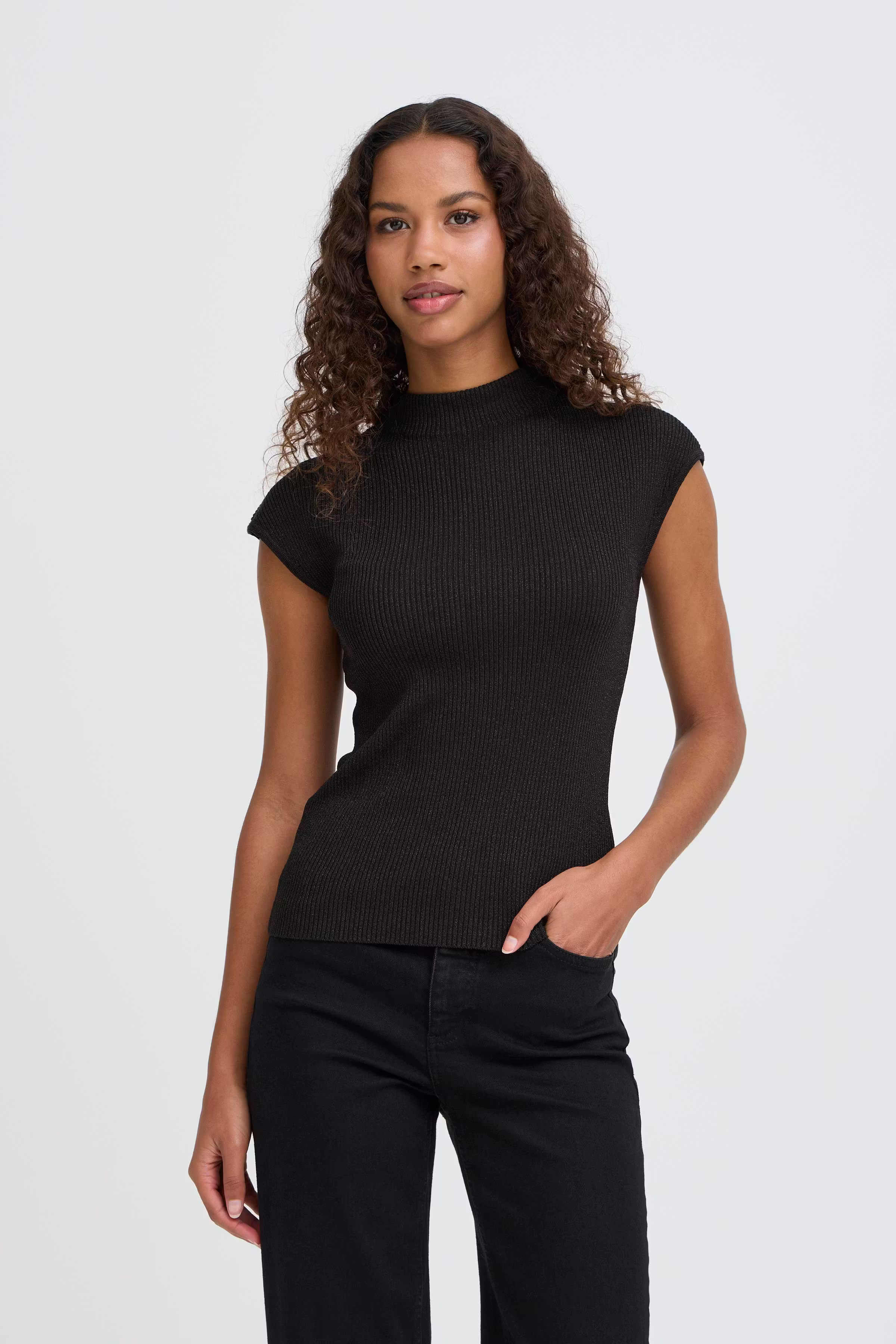 IHCODY Top LOOKBOOK FRONT 20124947-194008
