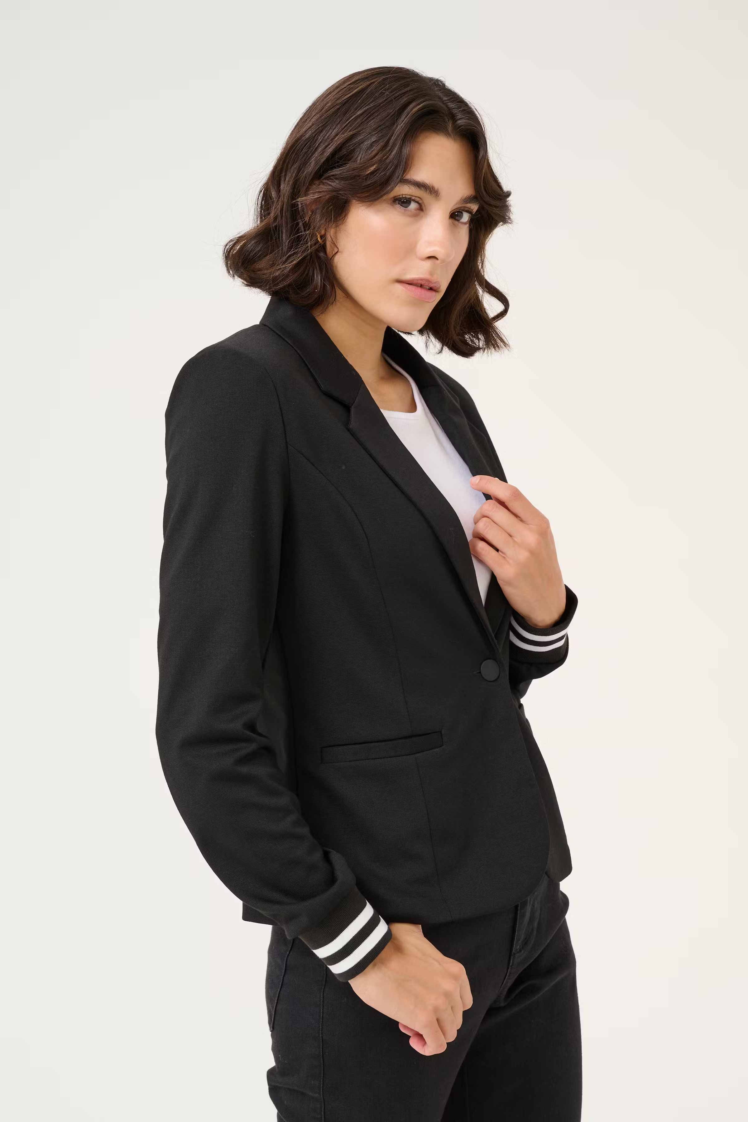 KAKinnie Blazer LOOKBOOK FRONT 10550800-100691