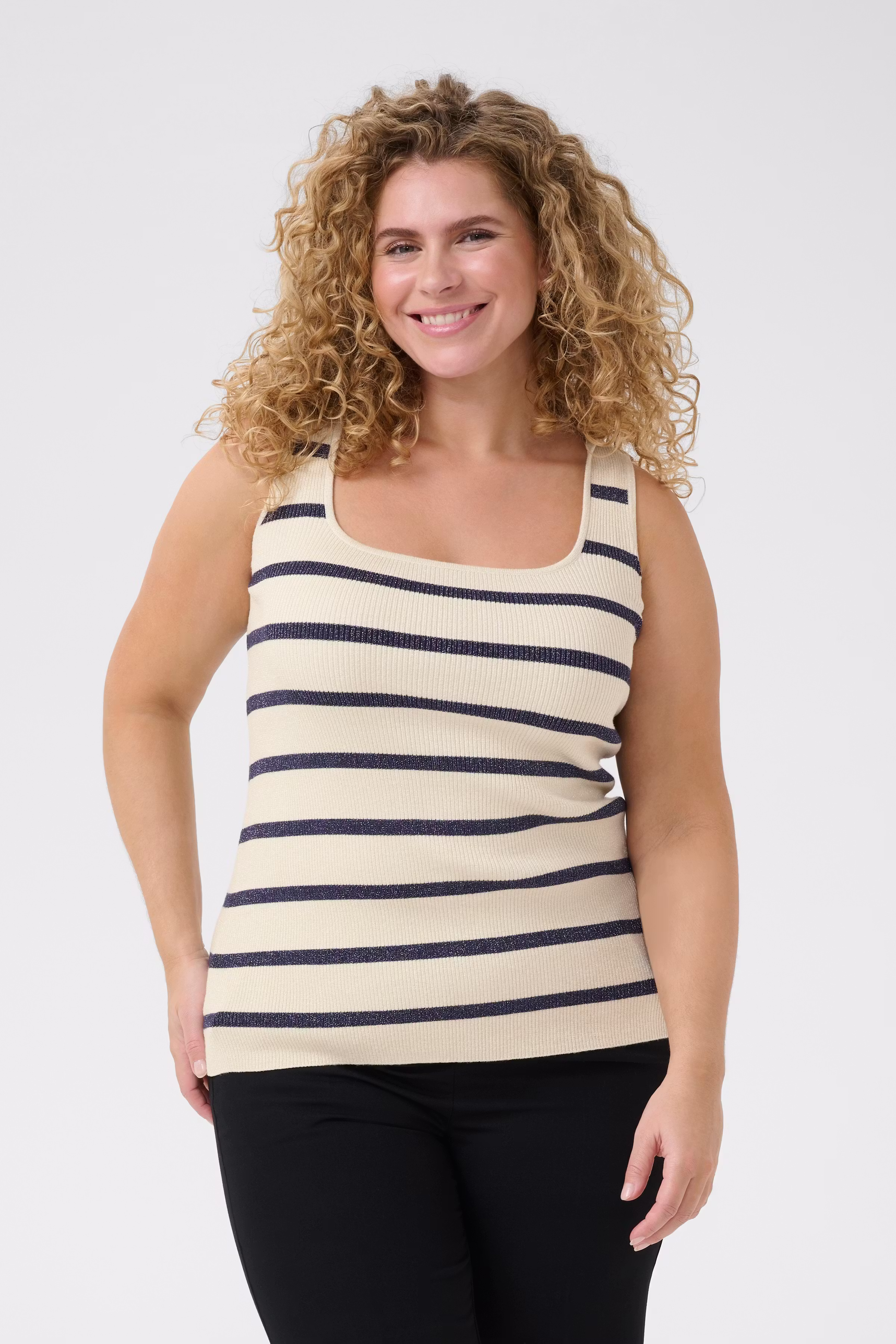 KCmorina Pullover LOOKBOOK FRONT 10583253-107445