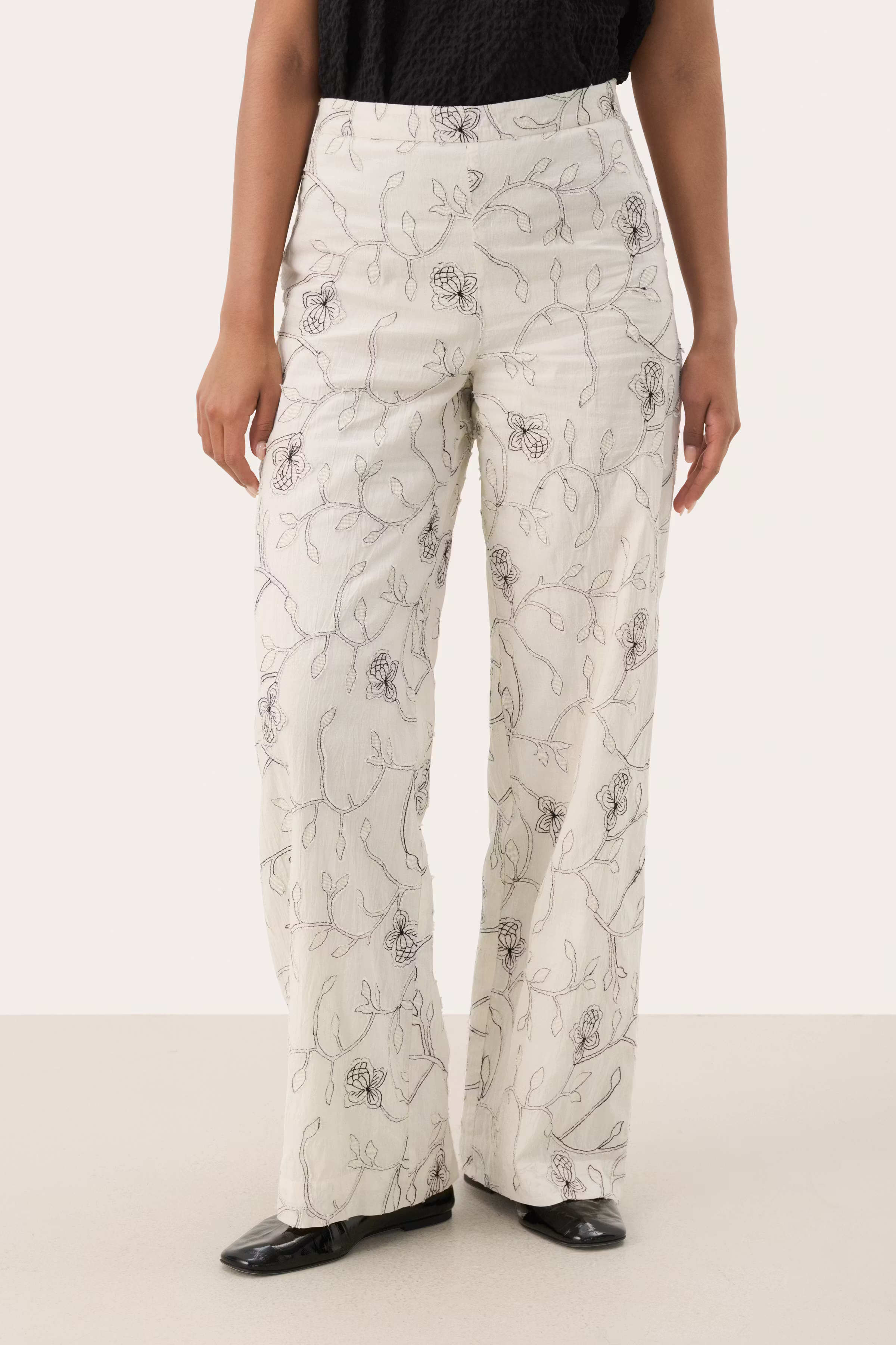 TrisjaPW Hose LOOKBOOK FRONT 30309826-304018