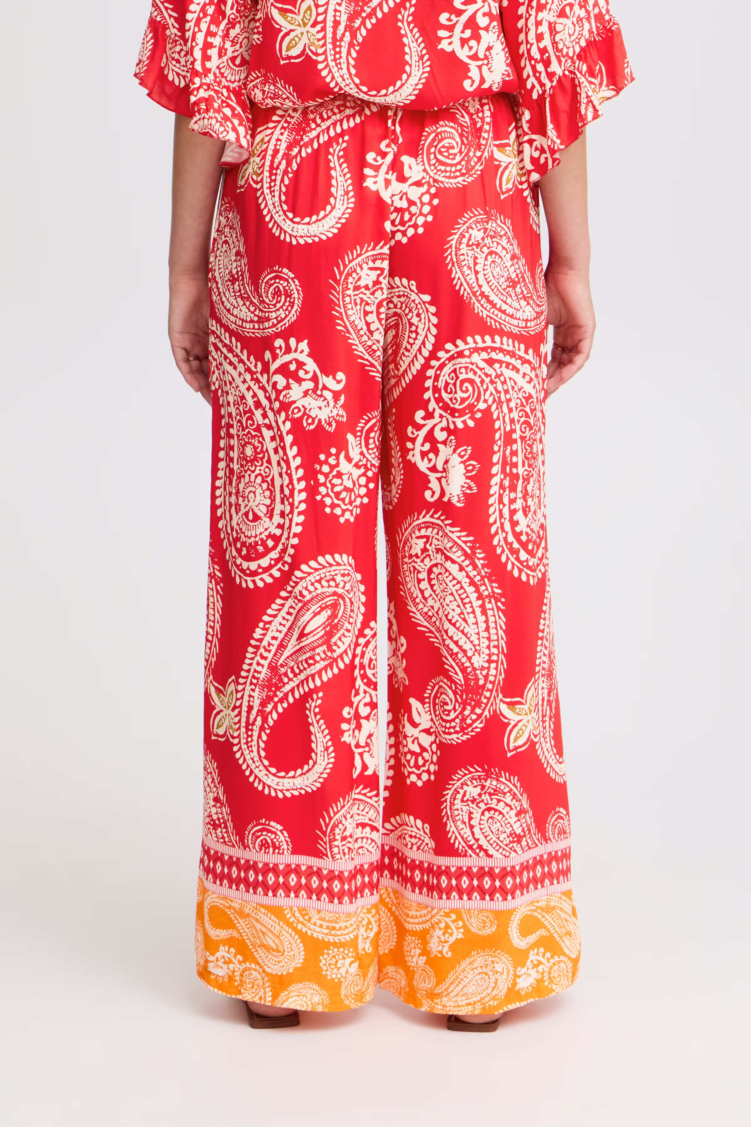 SBGALA Hose LOOKBOOK BACK 22100636-171663