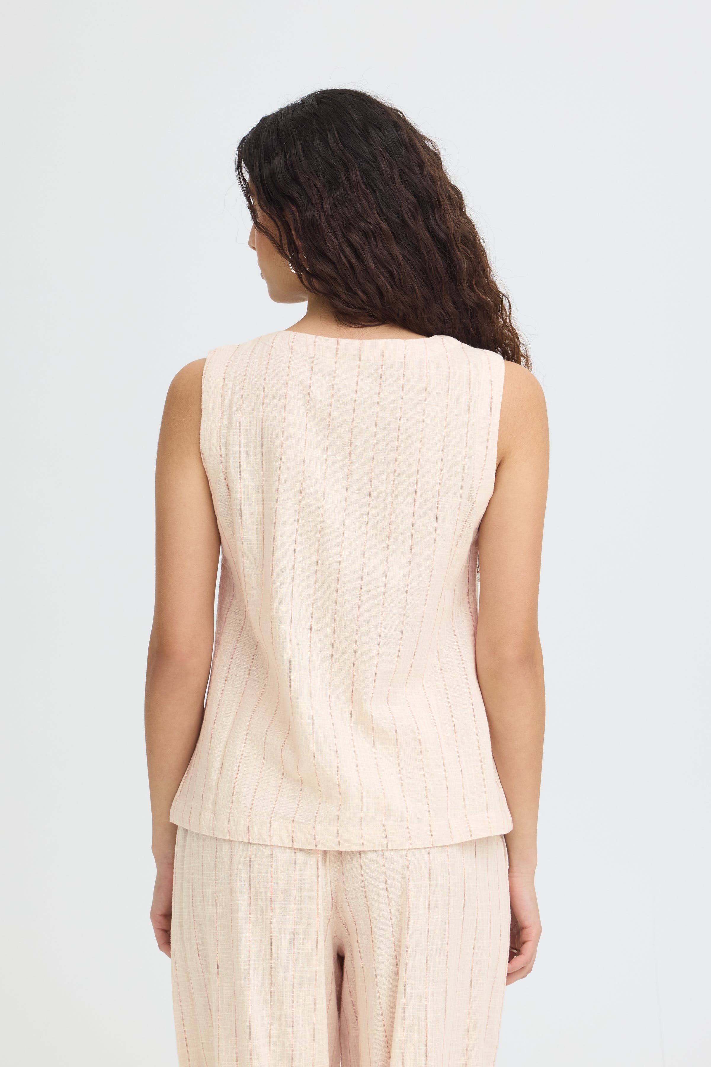 IHICHA Vest LOOKBOOK BACK 20125733-900006625