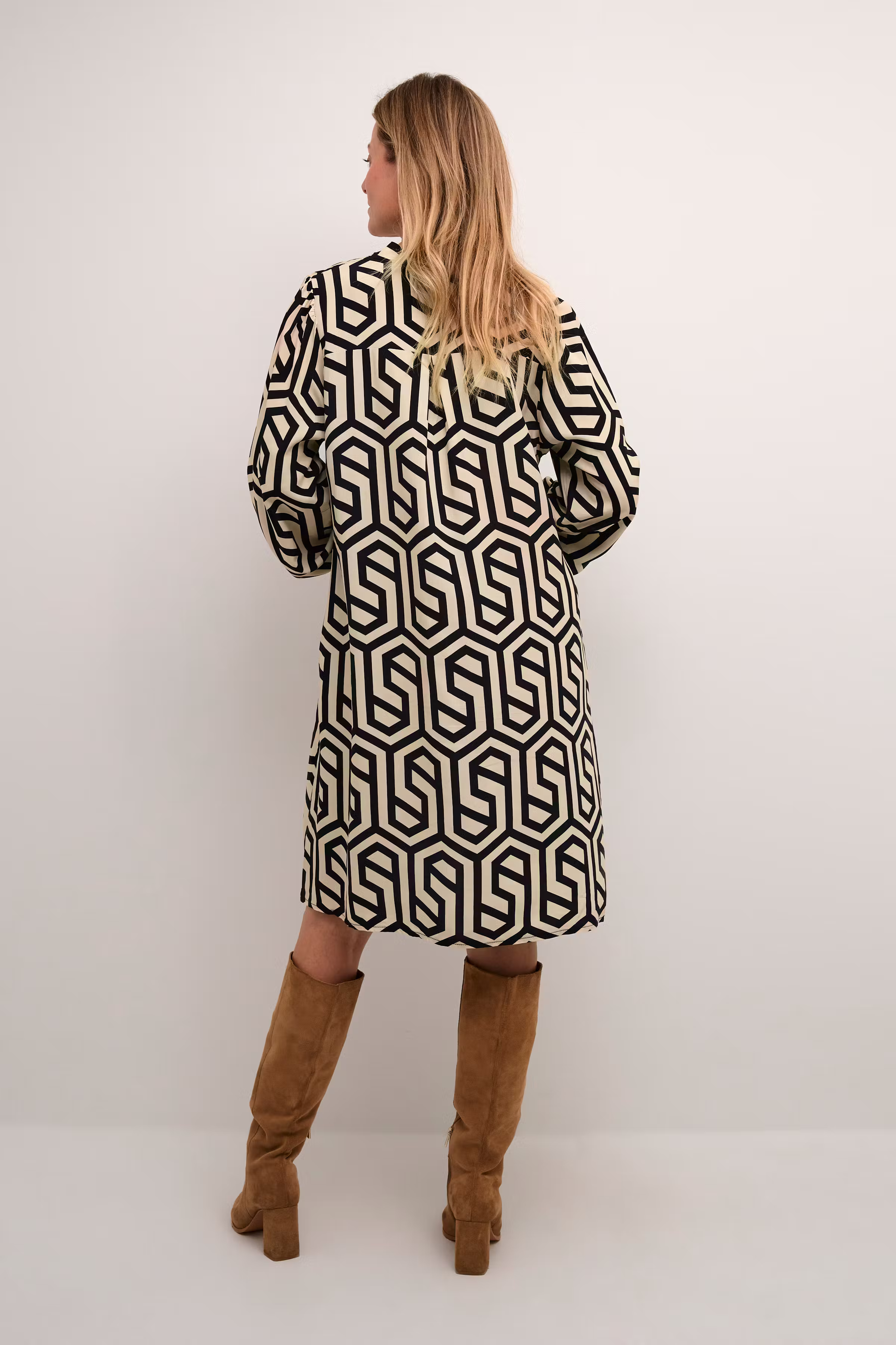 CRAstra Robe LOOKBOOK BACK 10613117-106775