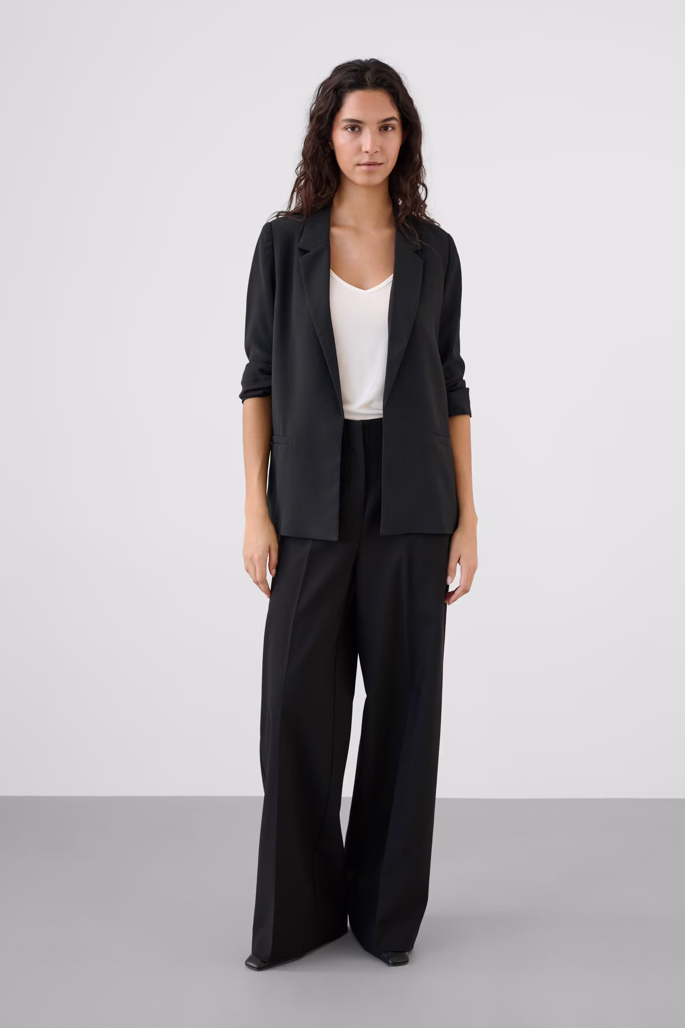 SLShirley Blazer LOOKBOOK FRONT 30403608-40050