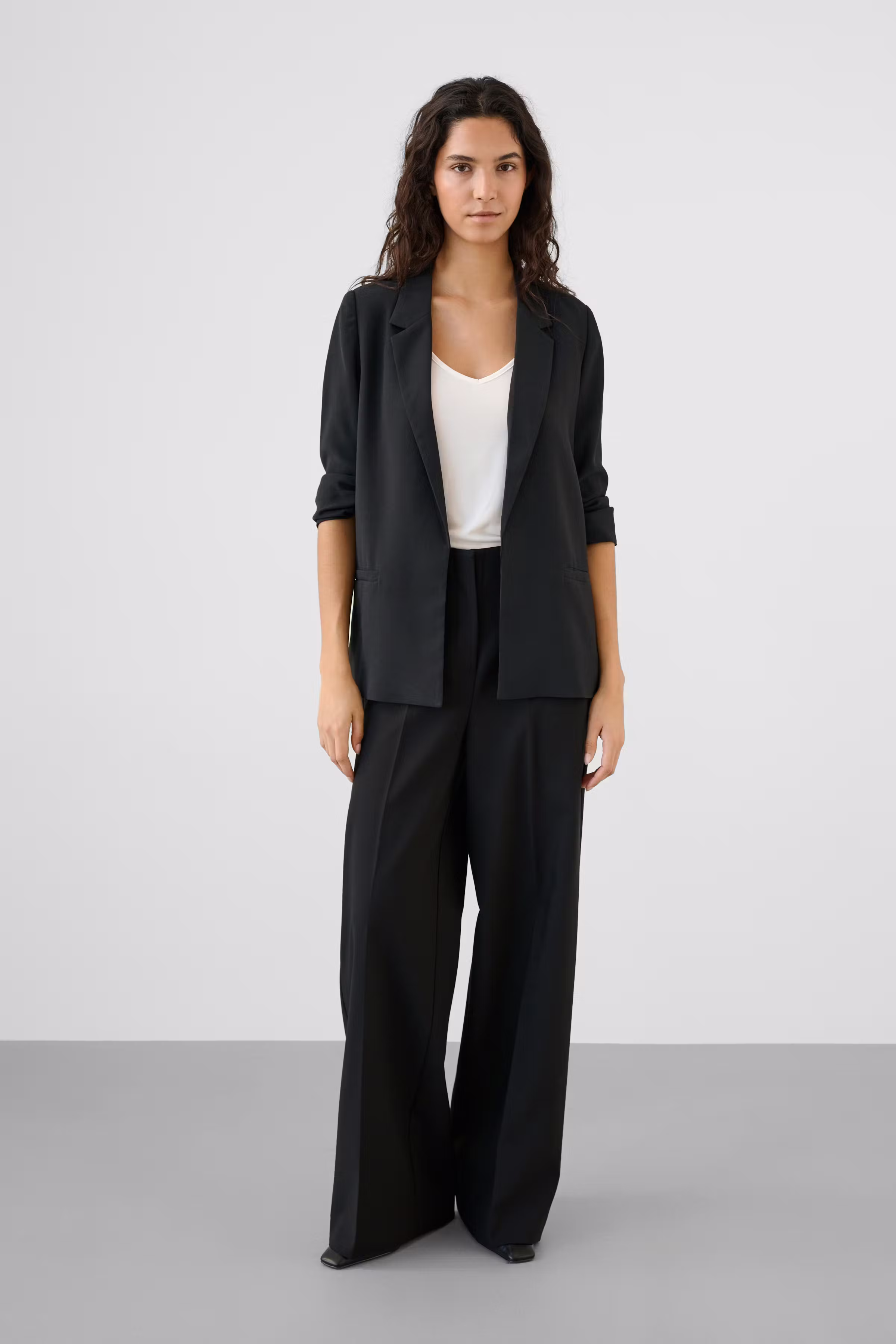 SLShirley Blazer LOOKBOOK FRONT 30403608-40050