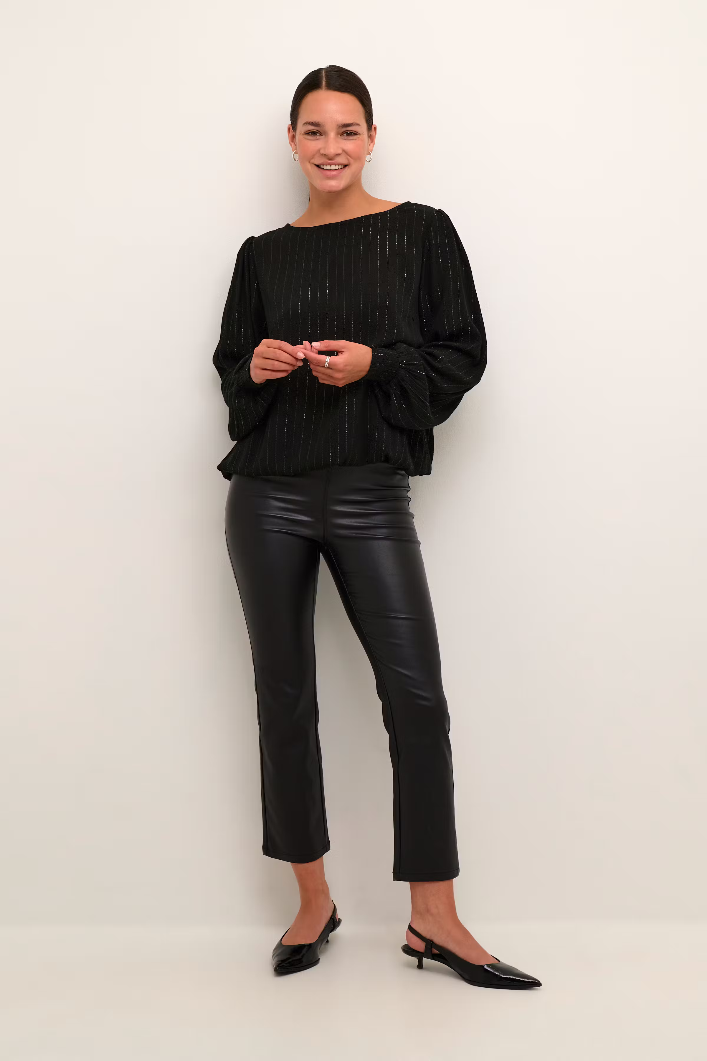 KAliv Glimmerbluse LOOKBOOK FRONT 10509331-100121