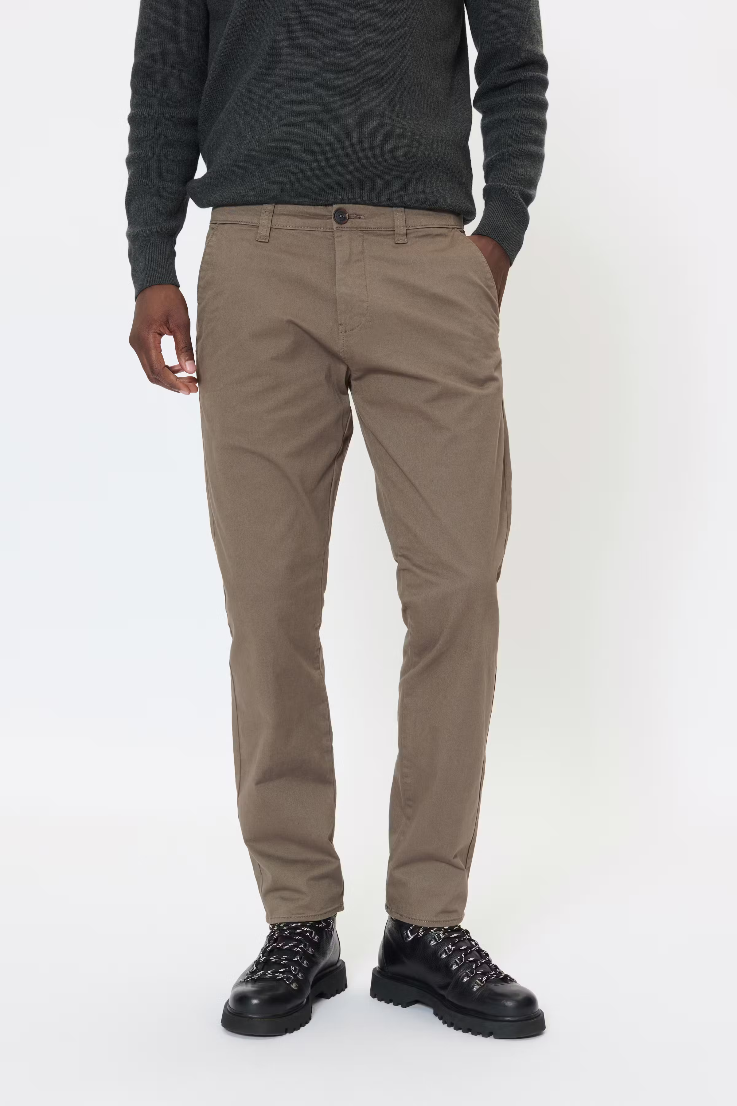MABrent Byxor LOOKBOOK FRONT 30207455-190808