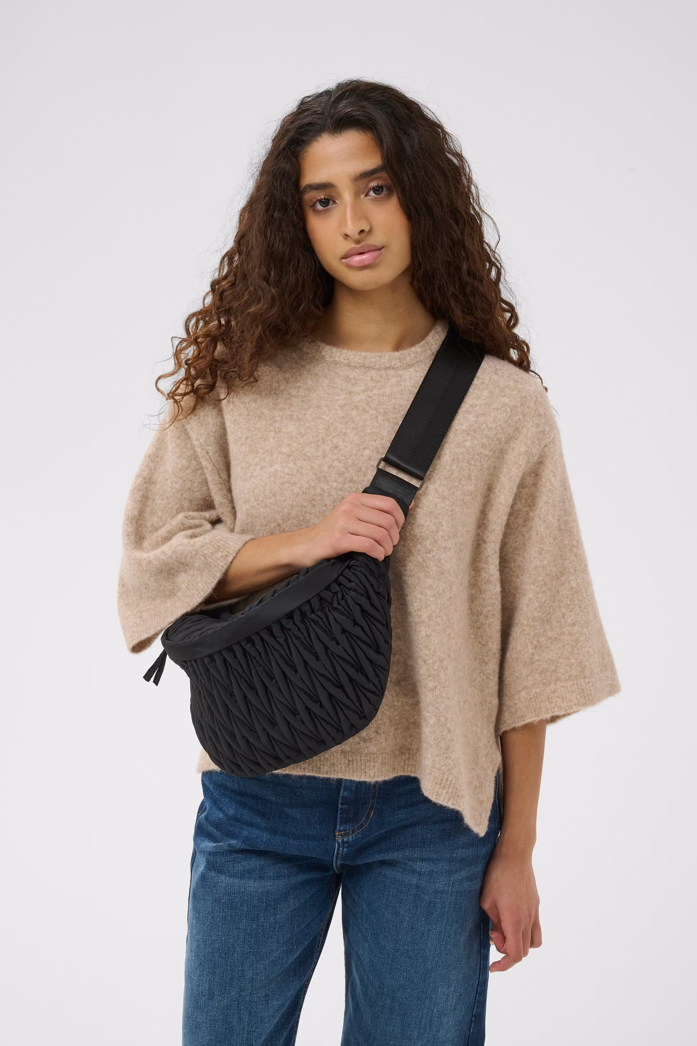 SAMYIW BUMBAG LOOKBOOK FRONT 30112468-194008