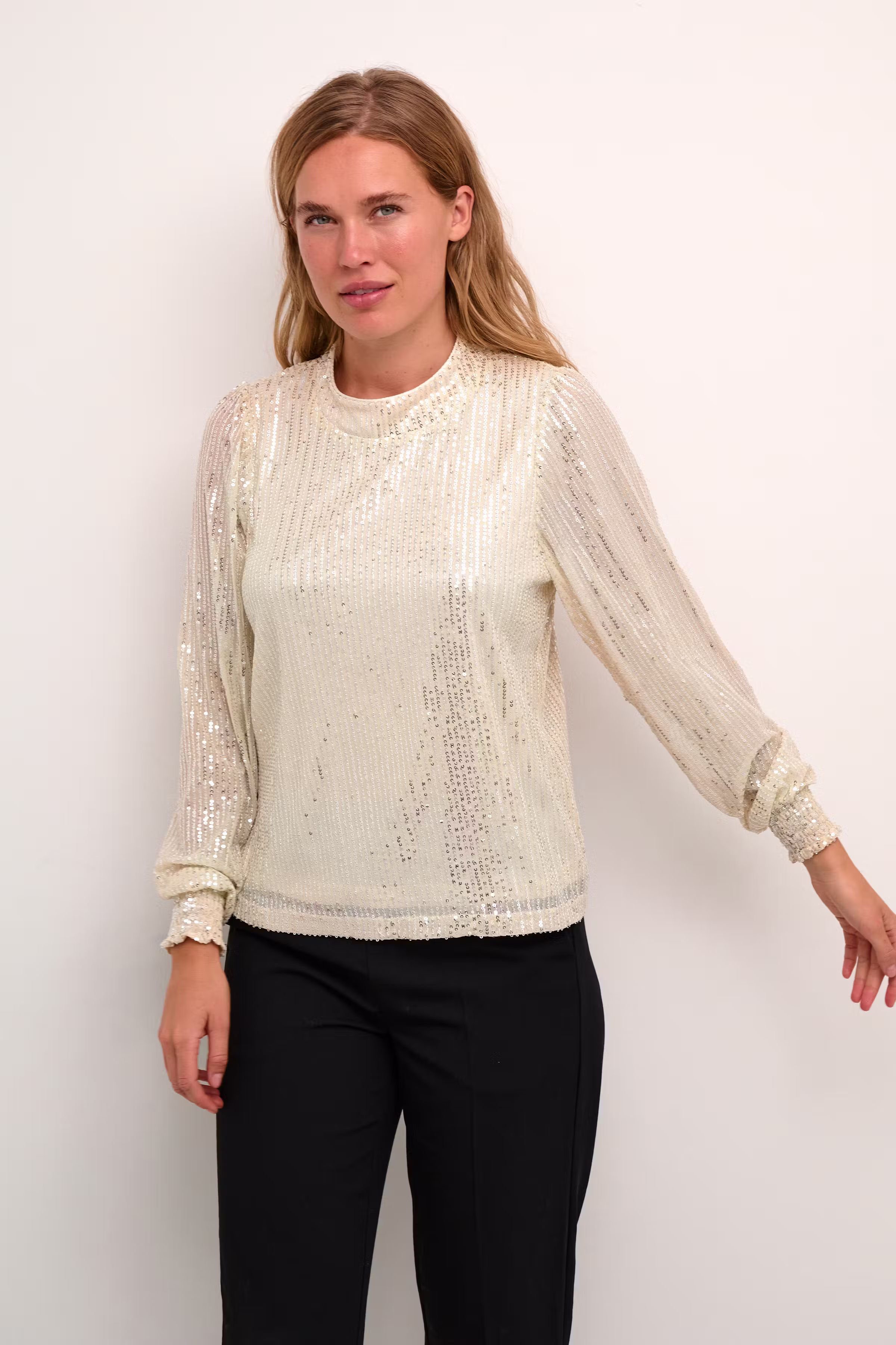 KAbolette Sequin blouse LOOKBOOK FRONT 10508000-103588