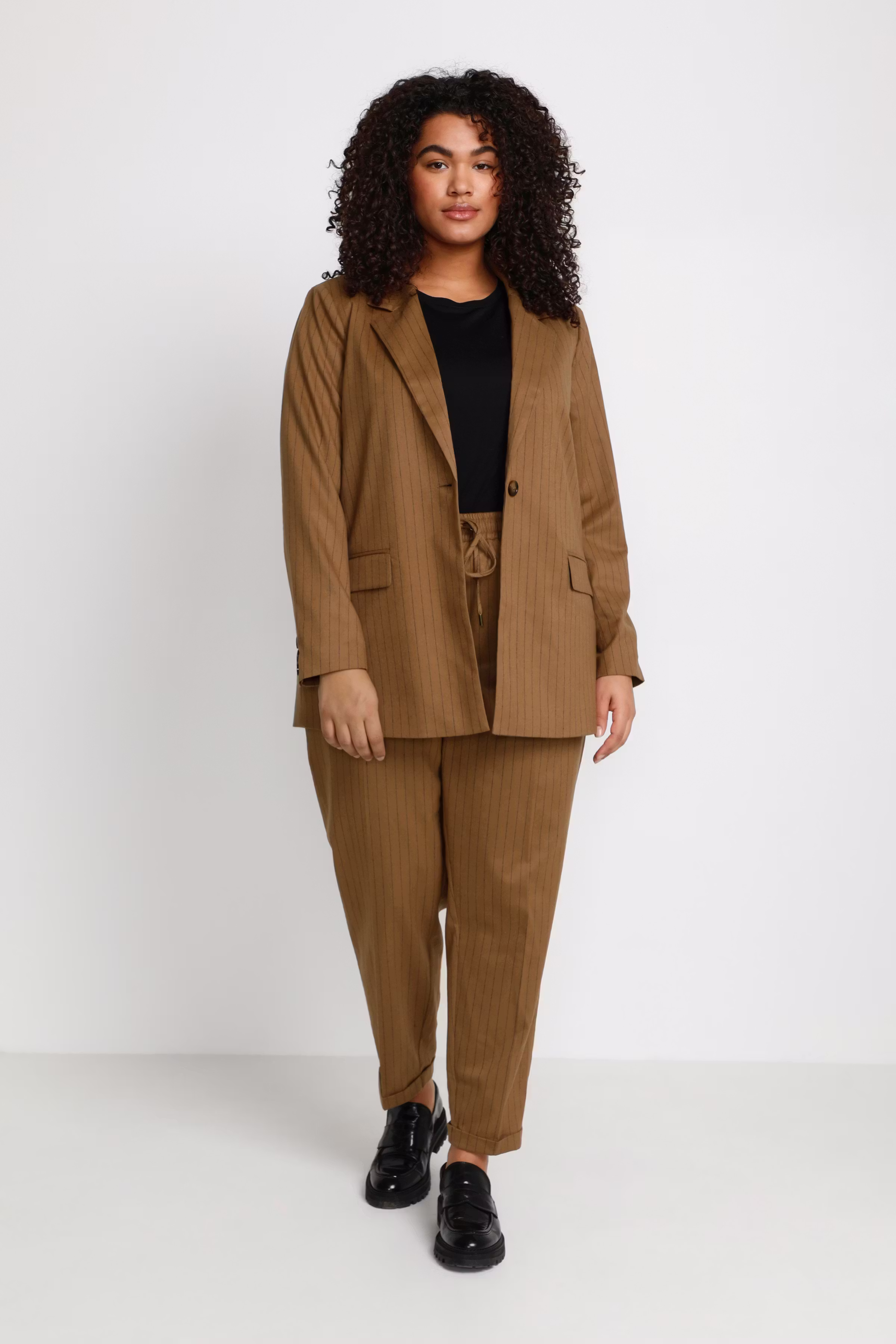 KCelonda Trousers LOOKBOOK FRONT 10581078-103247