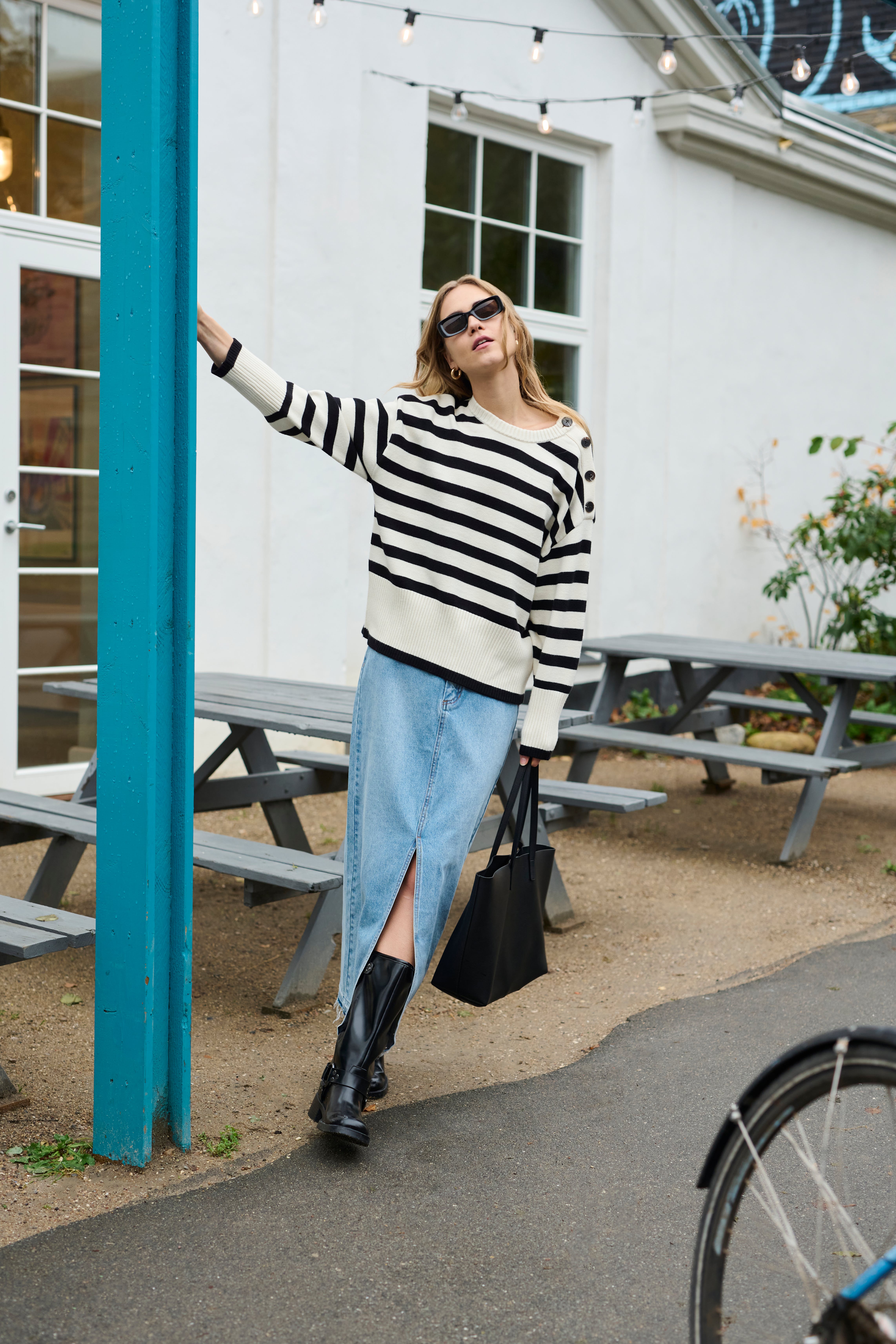 KAmargot Rock LOCATION NONE 10508948-103166