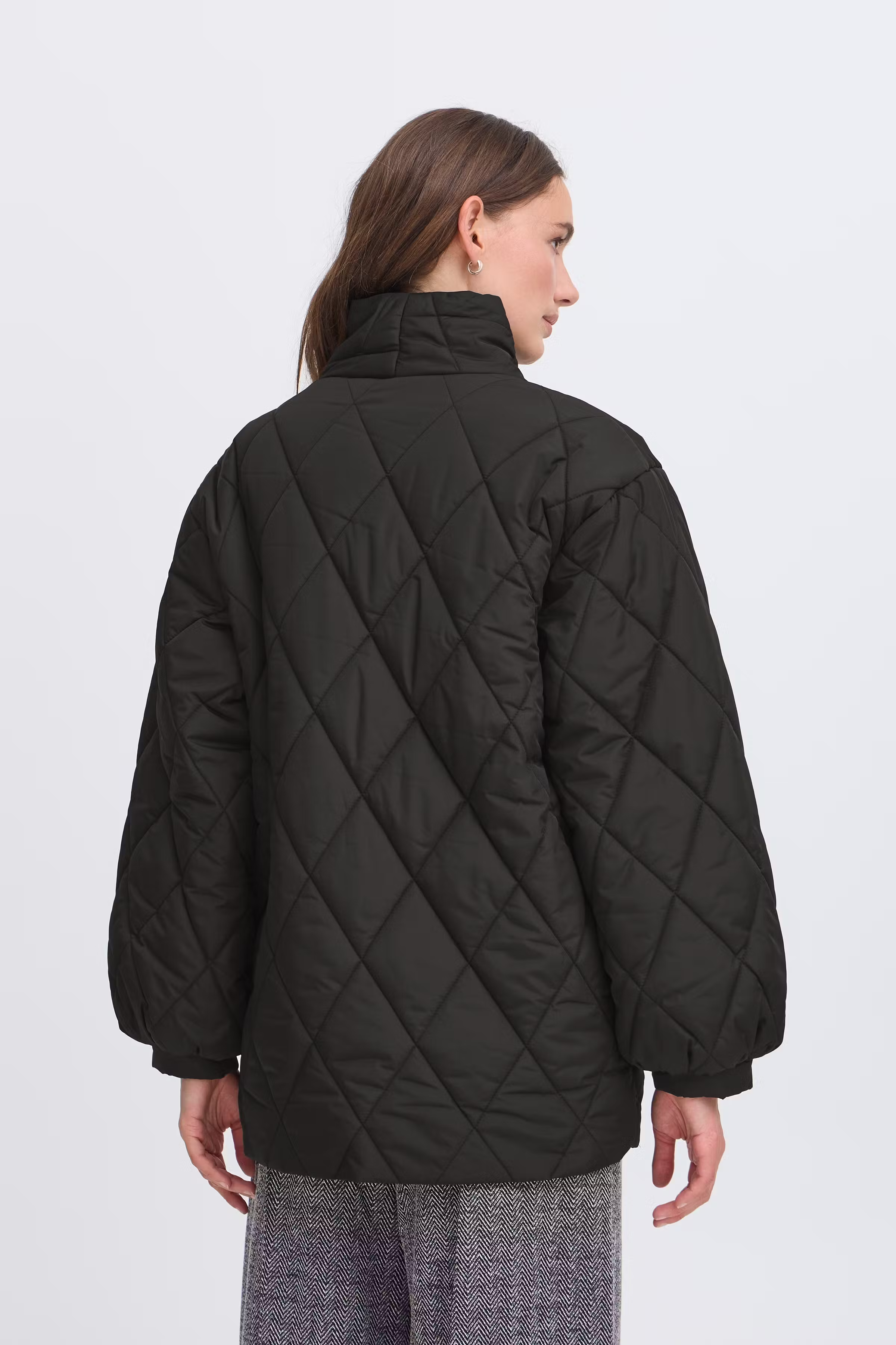 IHHANSA Outerwear LOOKBOOK BACK 20118774-194008