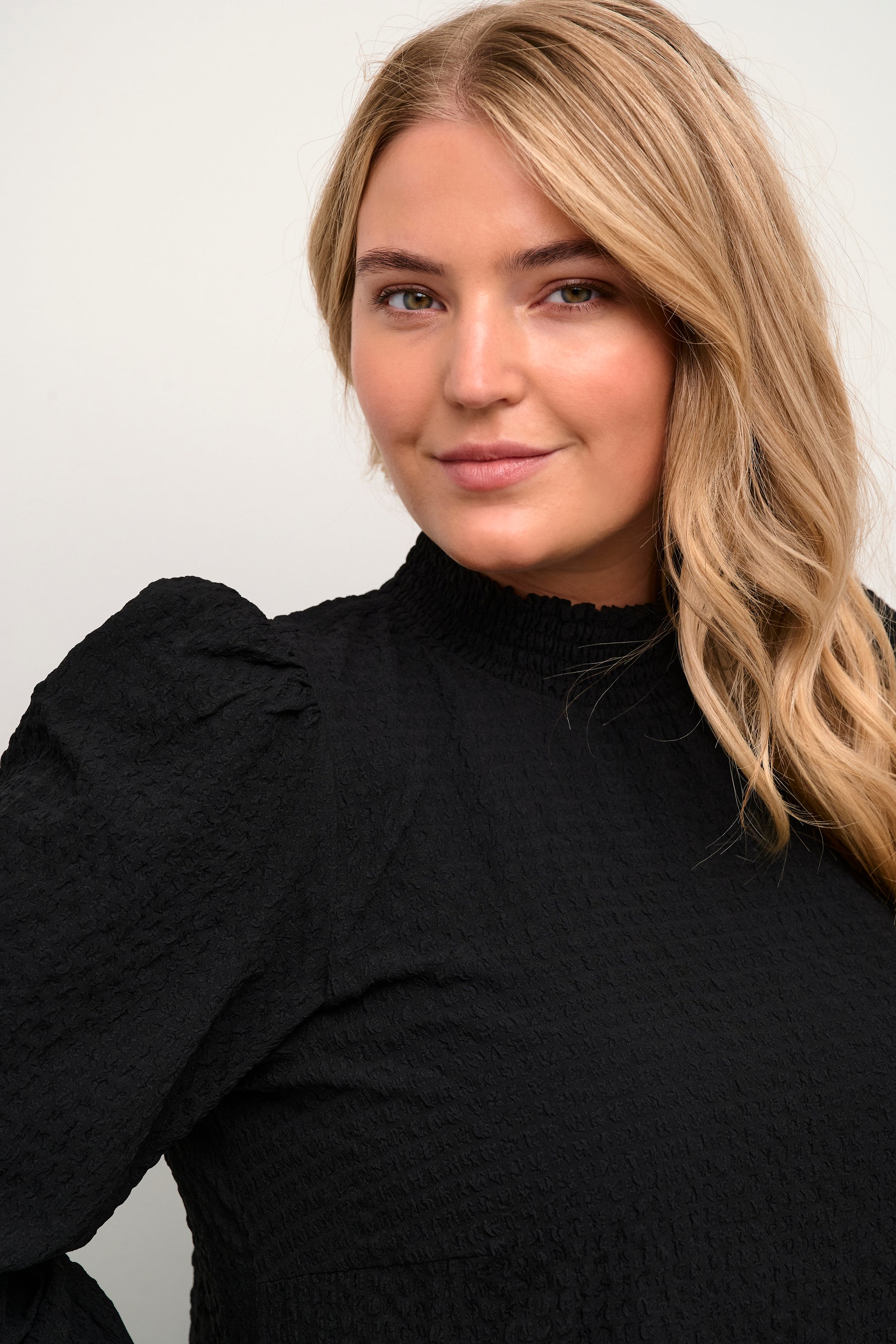 KCditta Blouse LOOKBOOK DETAIL 10582235-100121